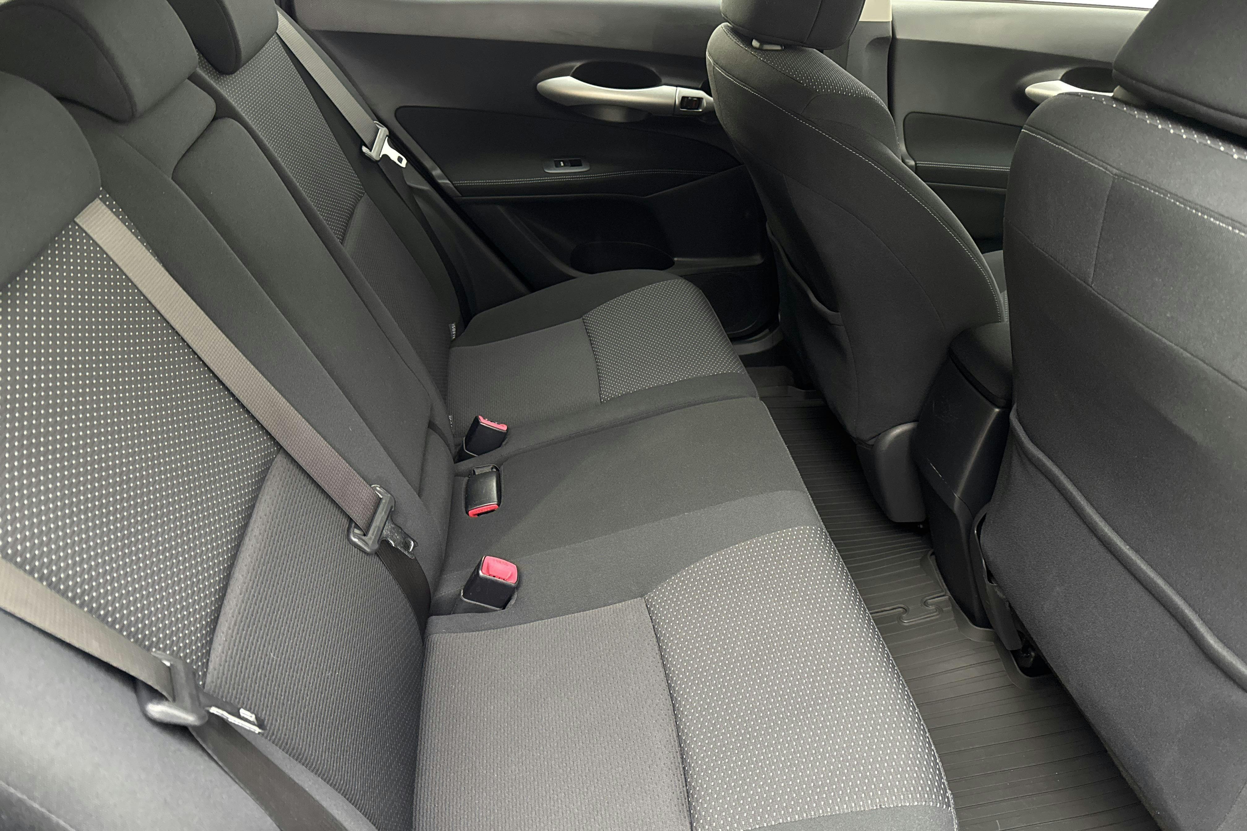Toyota Auris 1.4 D-4D 5dr (90hk) - 12 306 mil - Manuell - vit - 2012
