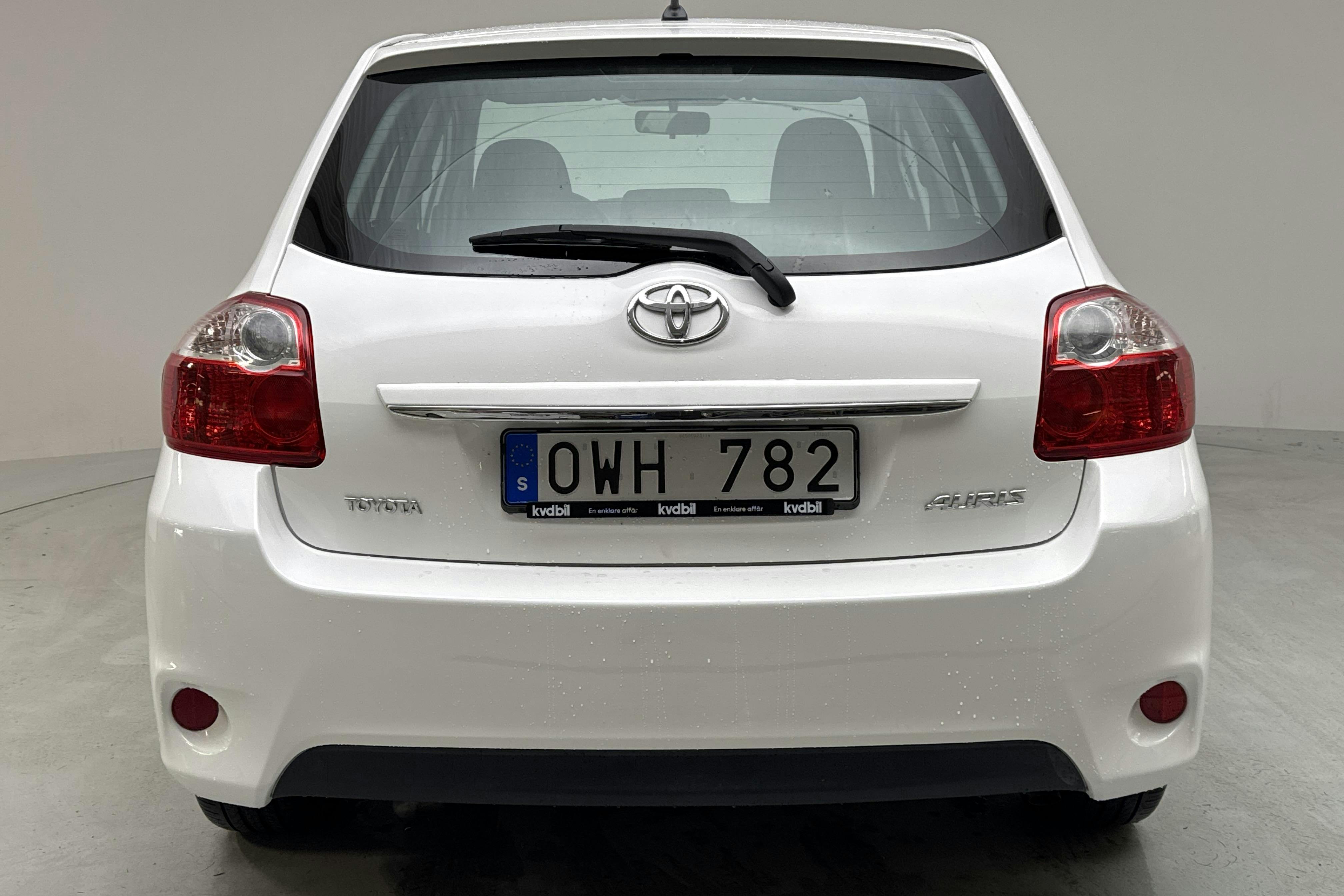 Toyota Auris 1.4 D-4D 5dr (90hk) - 12 306 mil - Manuell - vit - 2012