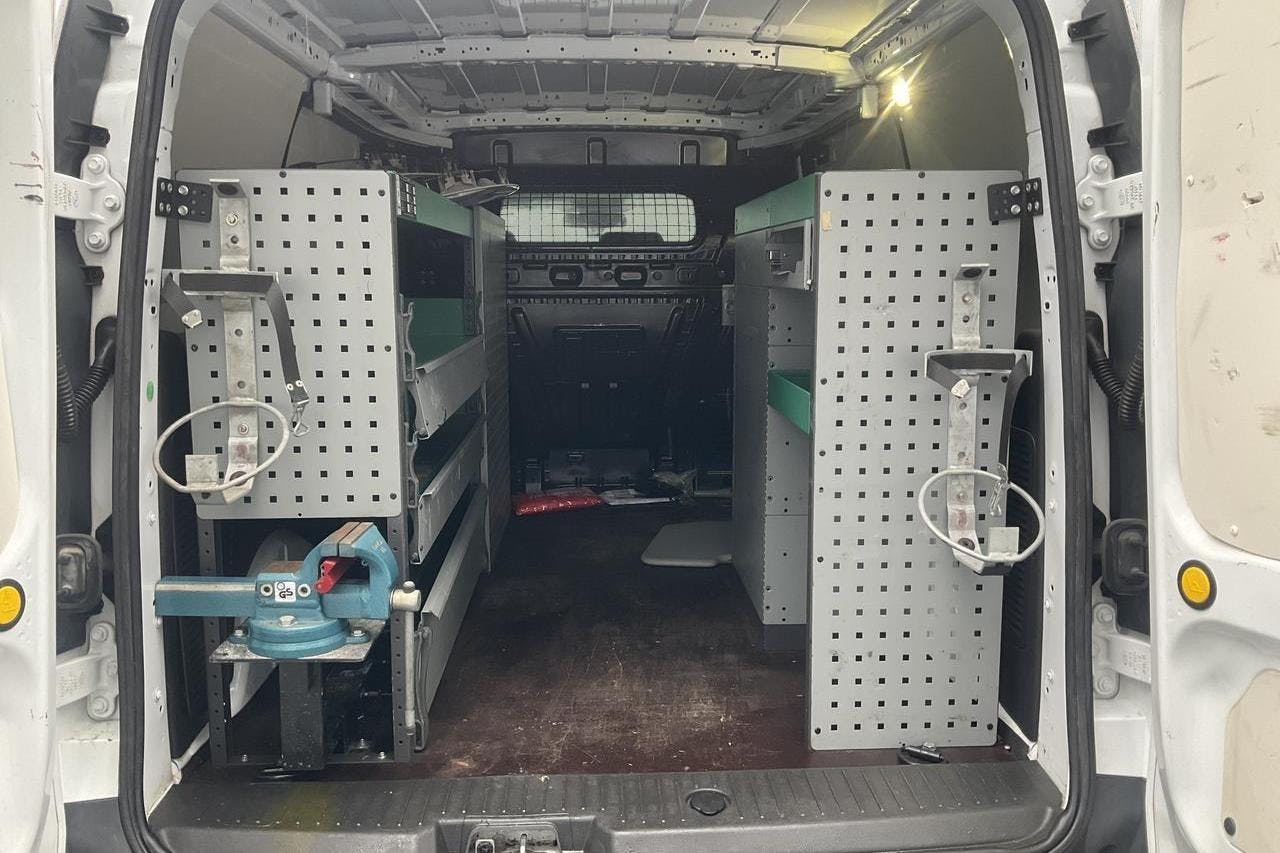 Ford Transit Connect 1.5 TDCi (100hk) - 19 606 mil - Automat - vit - 2018