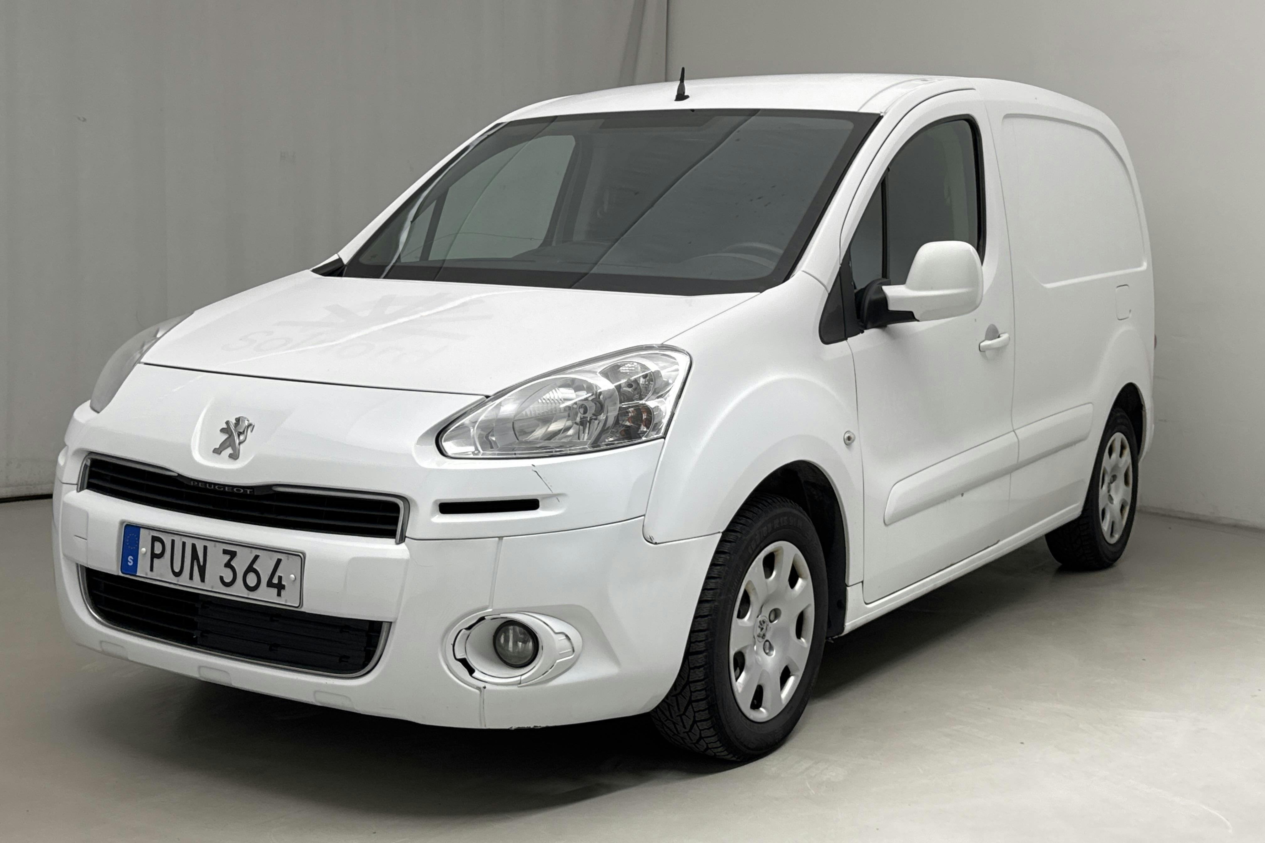Peugeot Partner 1.6 e-HDI Skåp (90hk) - 16 824 mil - Automat - vit - 2015