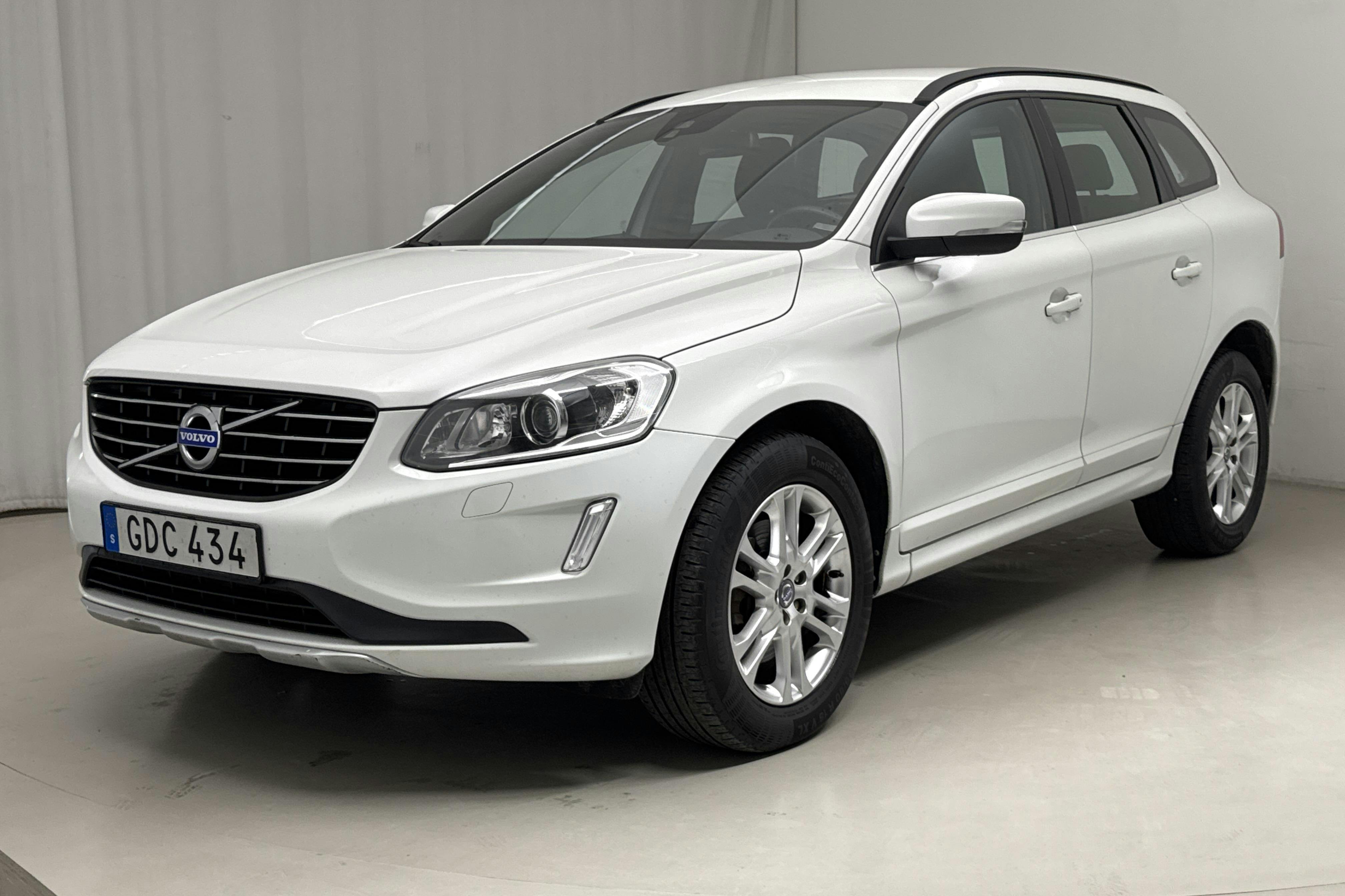 Volvo XC60 D4 AWD (181hk) - 200 840 km - Automatic - white - 2014