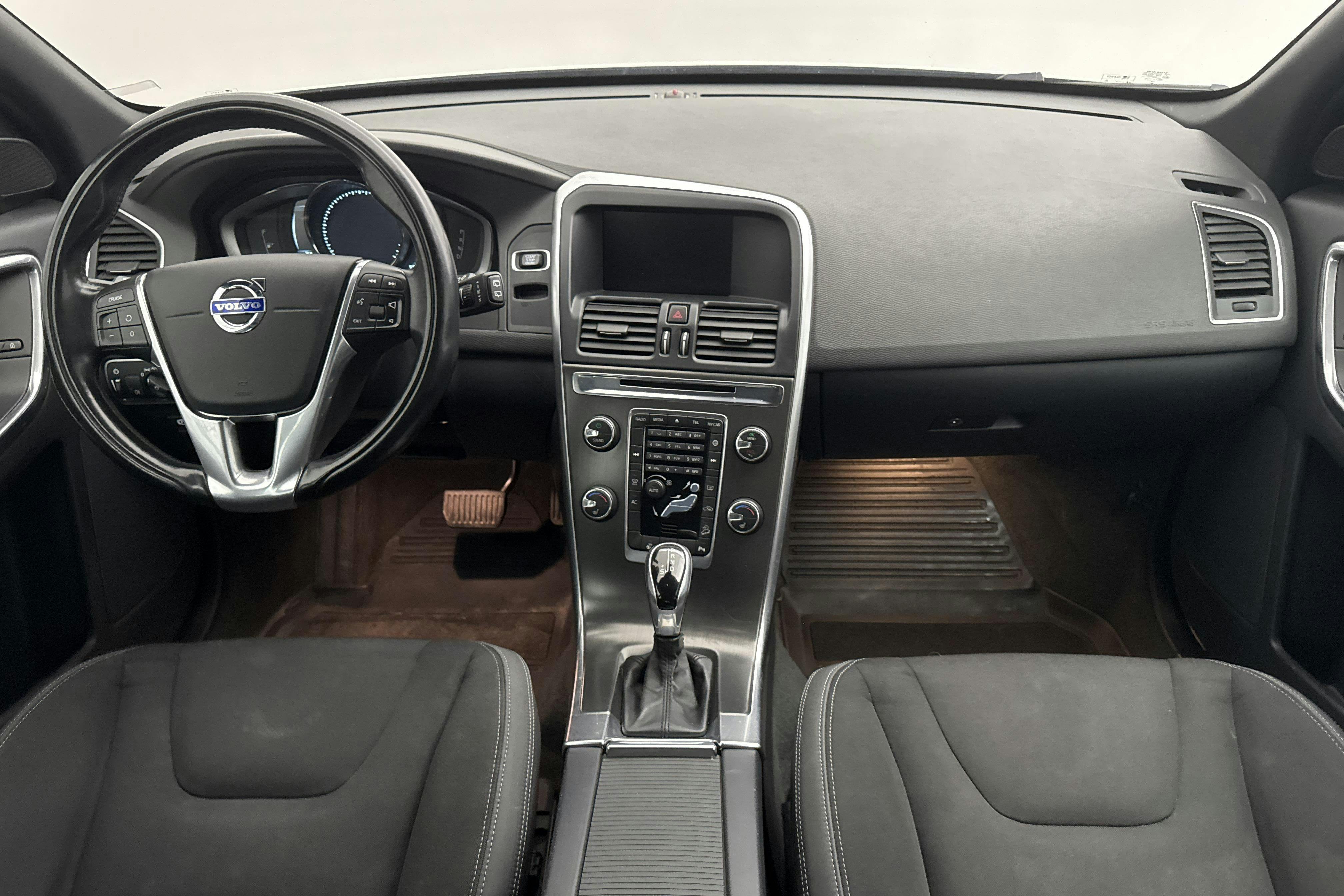 Volvo XC60 D4 AWD (181hk) - 20 084 mil - Automat - vit - 2014