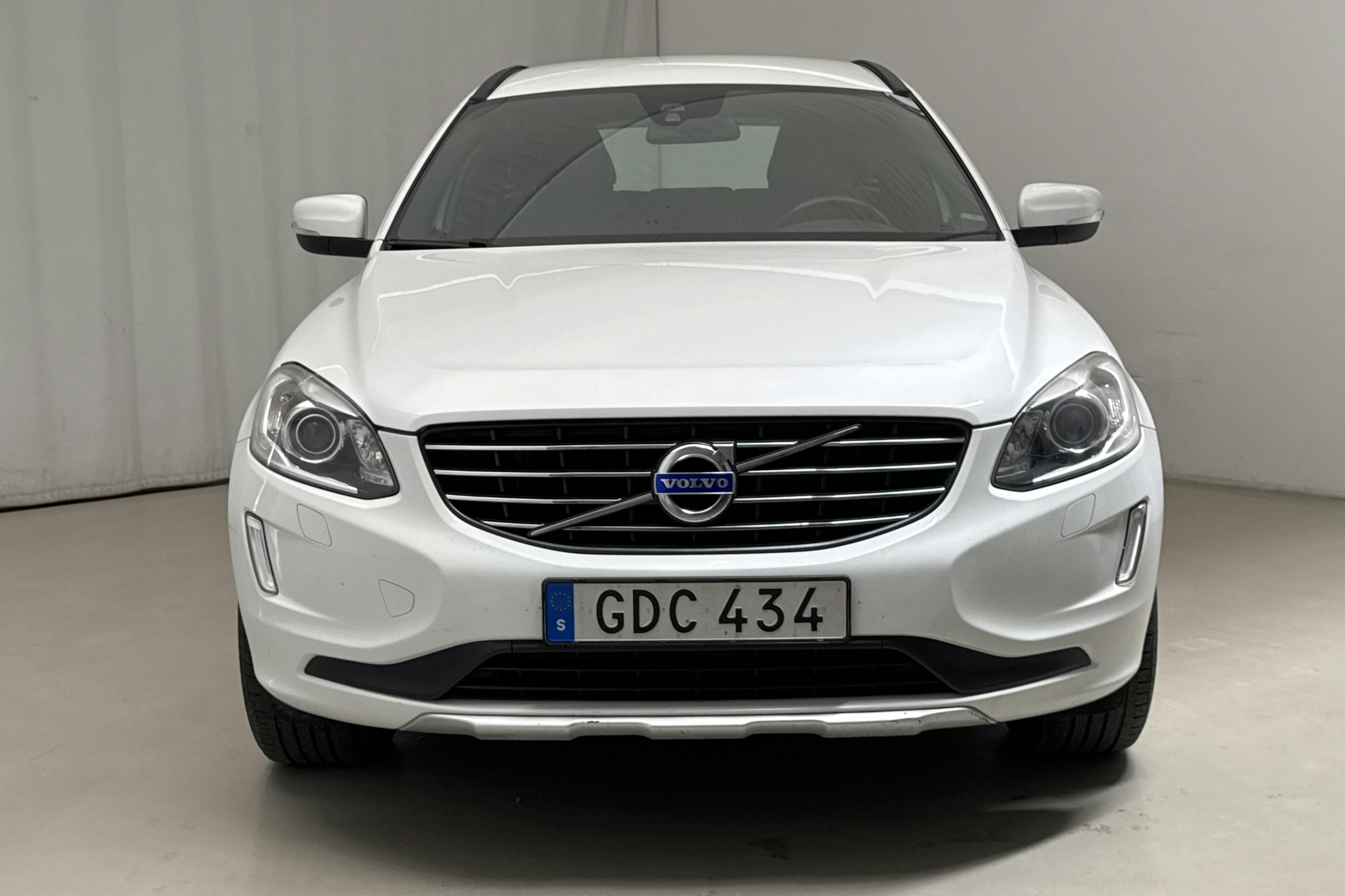 Volvo XC60 D4 AWD (181hk) - 20 084 mil - Automat - vit - 2014