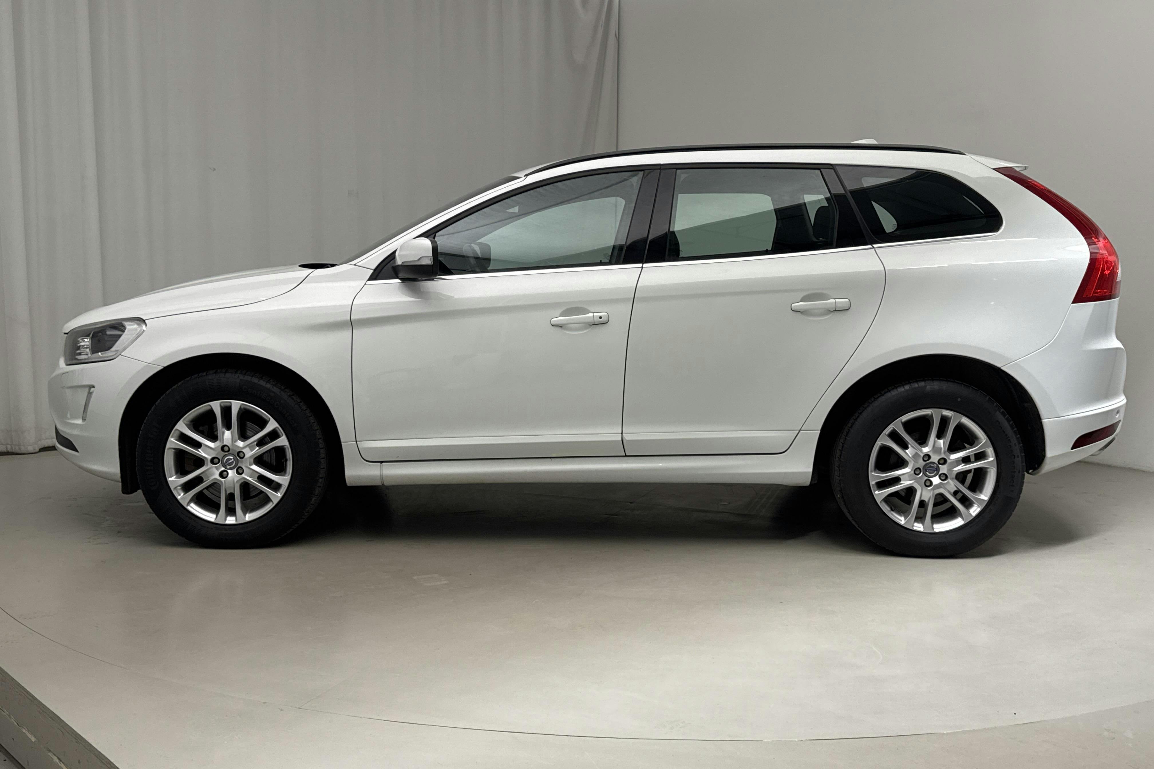 Volvo XC60 D4 AWD (181hk) - 20 084 mil - Automat - vit - 2014