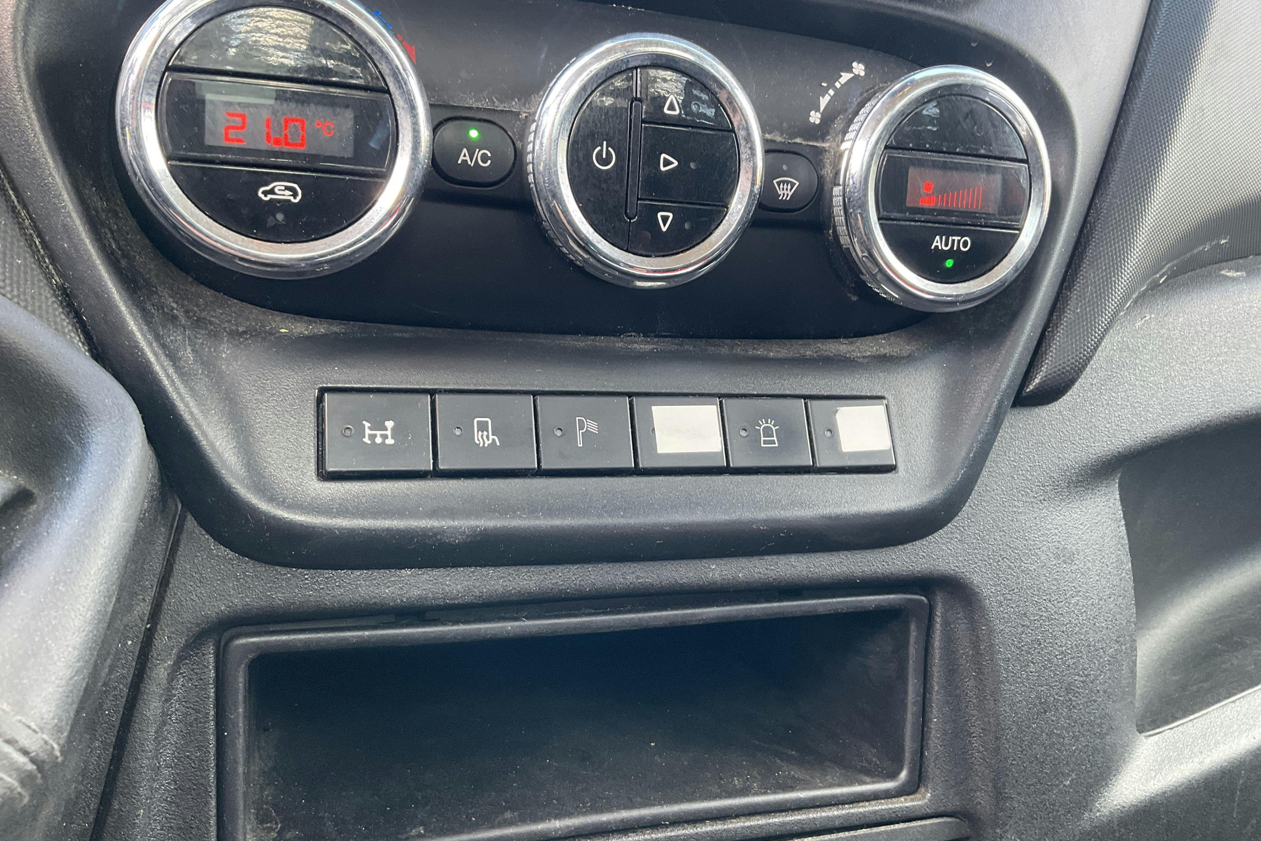 Iveco Daily 35 3.0 (170hk) - 44 641 mil - Manuell - 2014