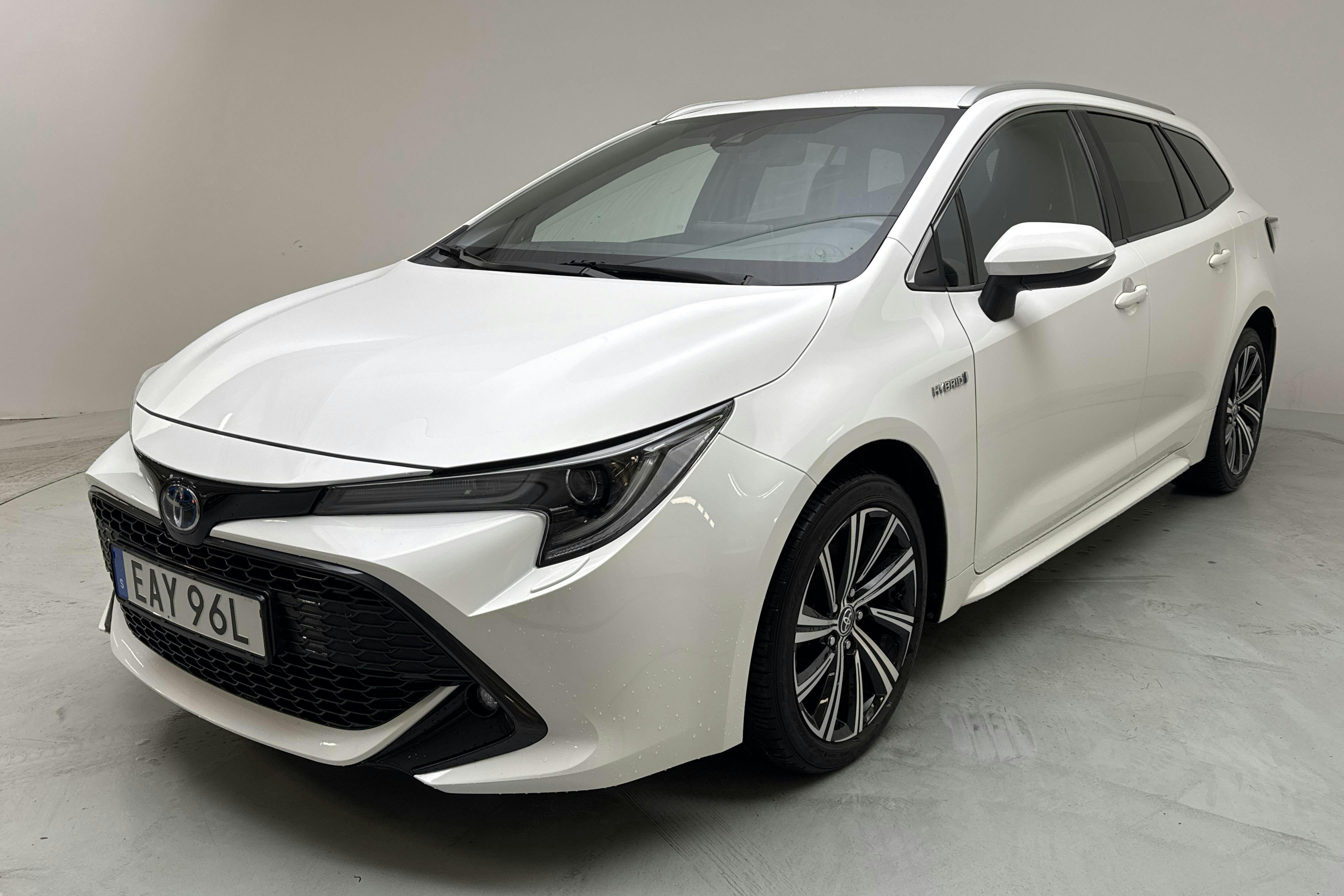 Toyota Corolla 2.0 Hybrid Touring Sports (184hk) - 44 490 km - Automatic - white - 2021