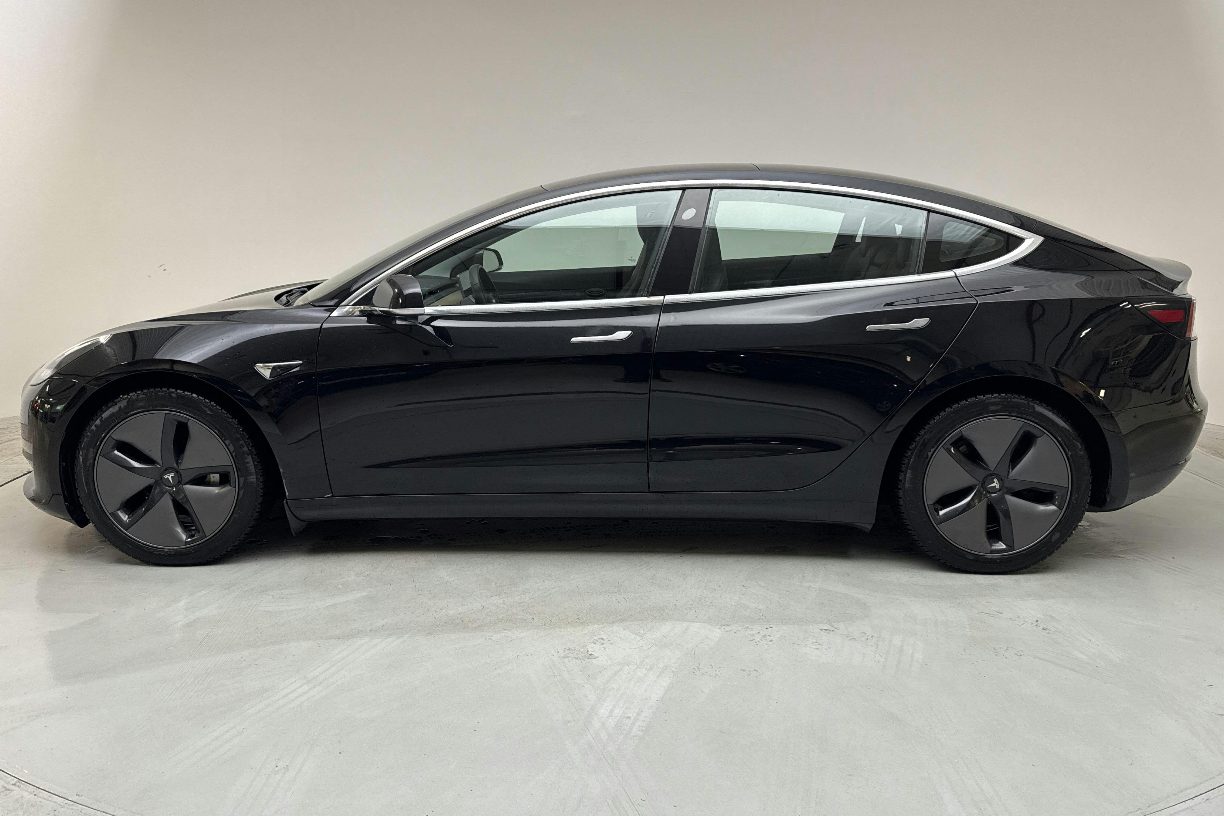 Tesla Model 3 Long Range Dual Motor AWD - 15 555 mil - Automat - svart - 2019