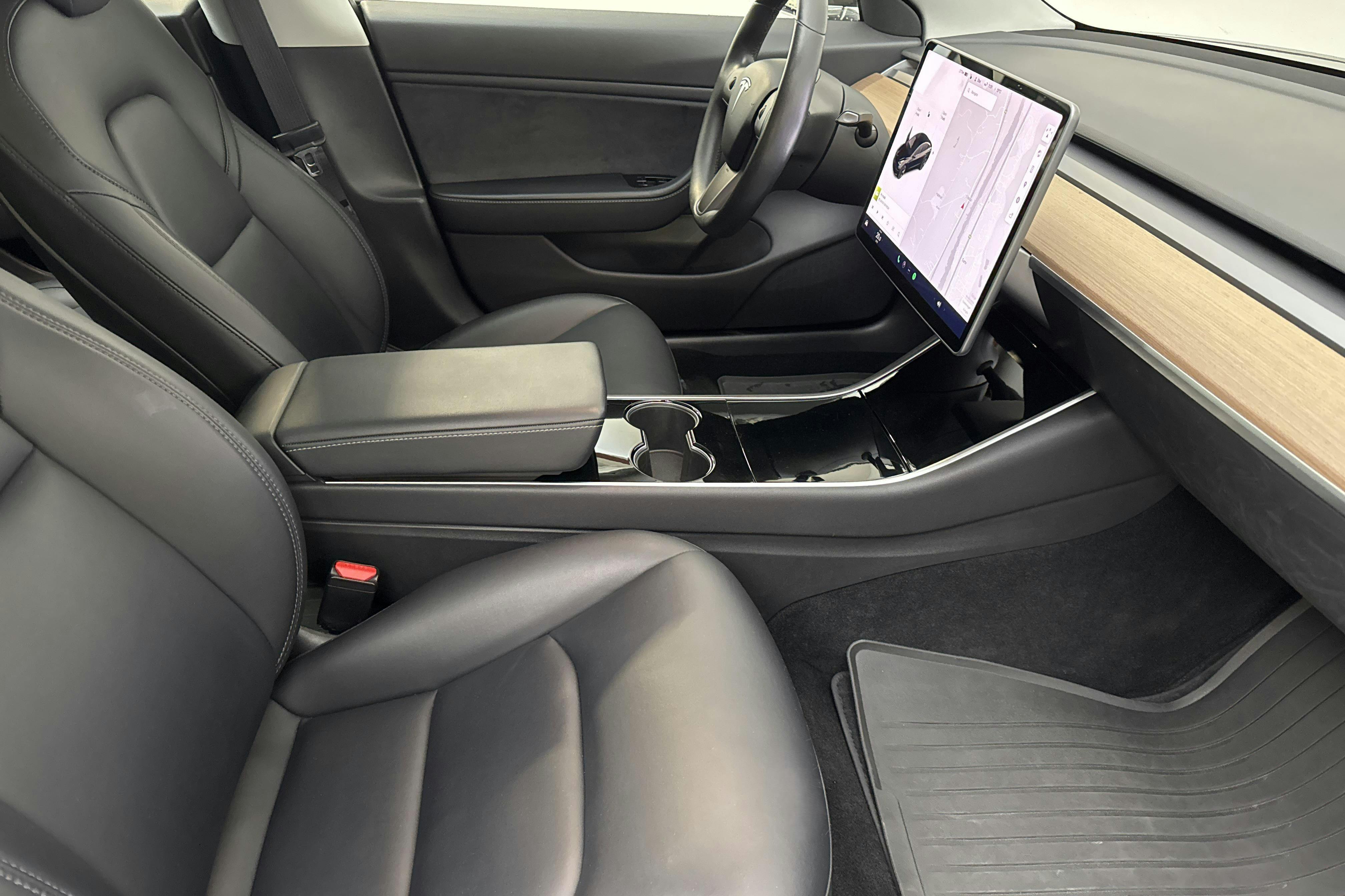Tesla Model 3 Long Range Dual Motor AWD - 15 555 mil - Automat - svart - 2019