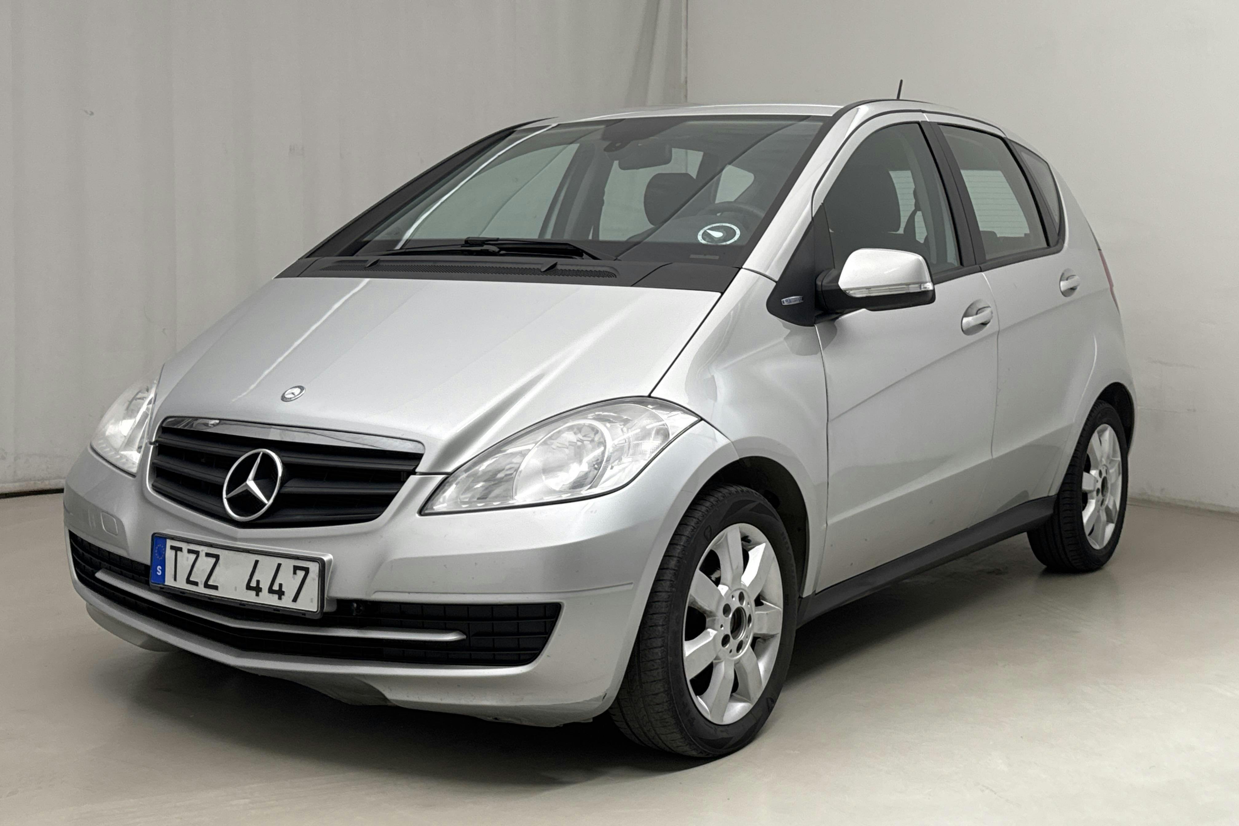 Mercedes A 160 BlueEfficiency 5dr W169 (95hk) - 119 960 km - Manual - silver - 2011