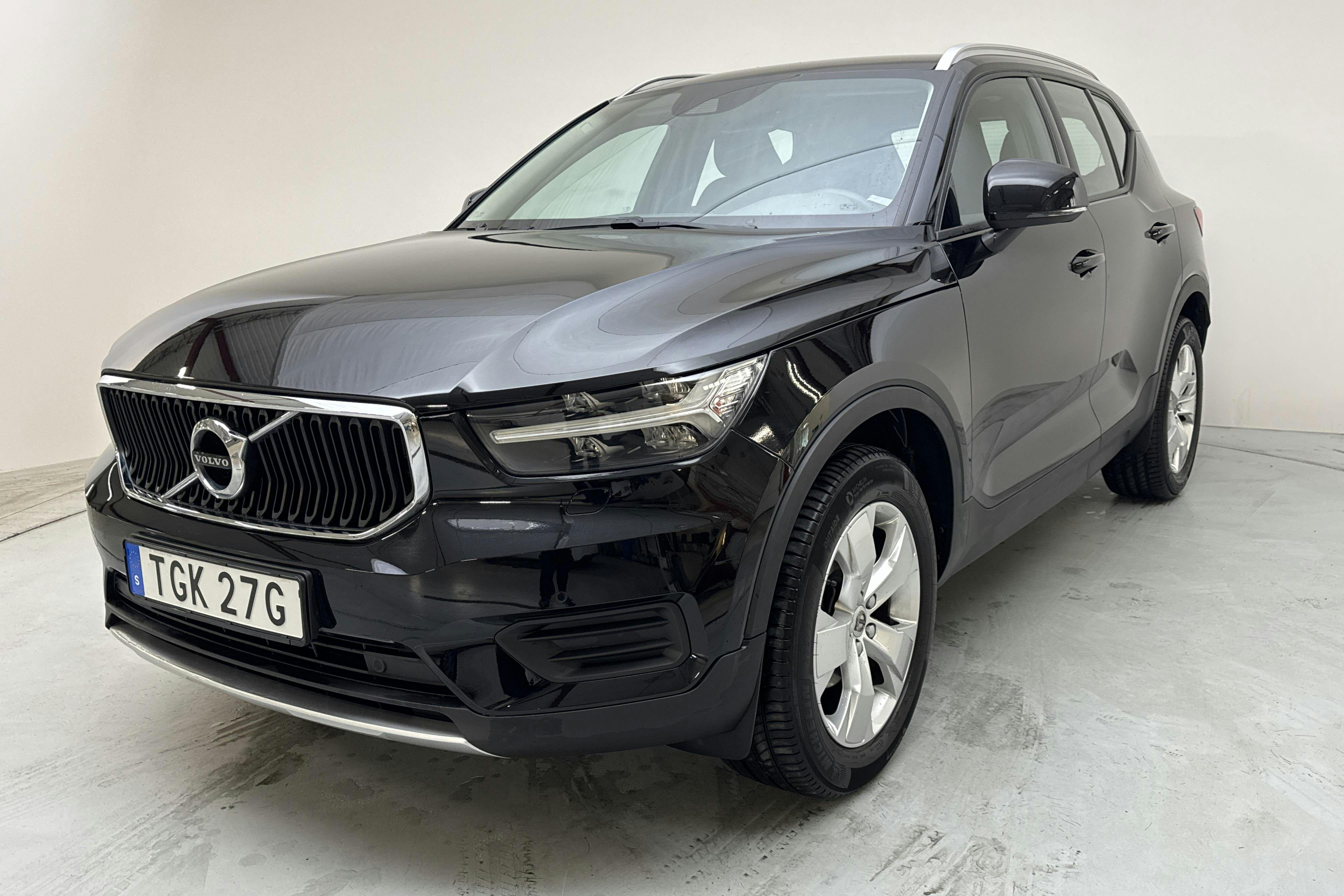 Volvo XC40 T2 2WD (129hk) - 3 990 mil - Automat - svart - 2022