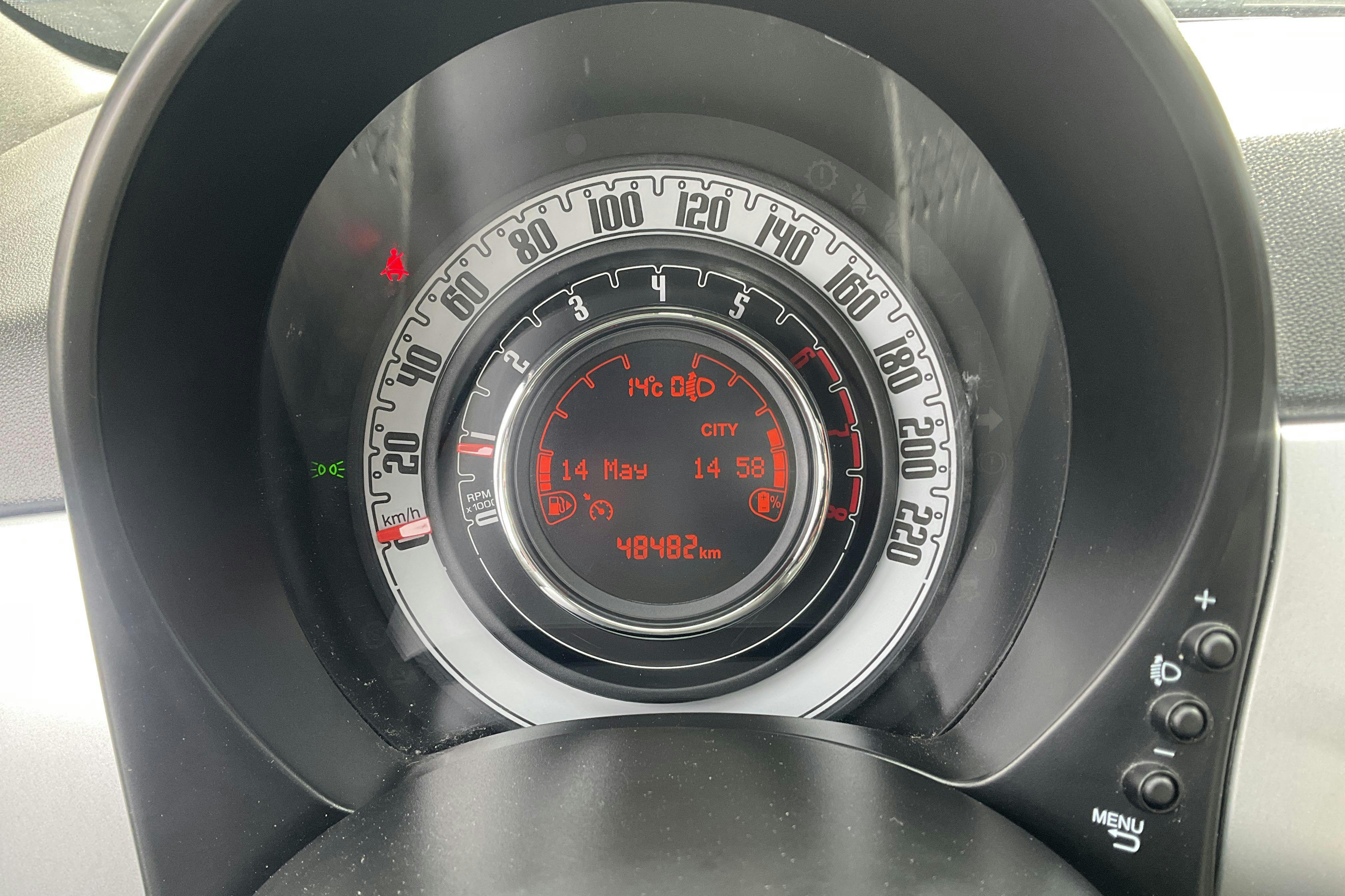 Fiat 500 Hybrid (70hk) - 4 849 mil - Manuell - grå - 2022