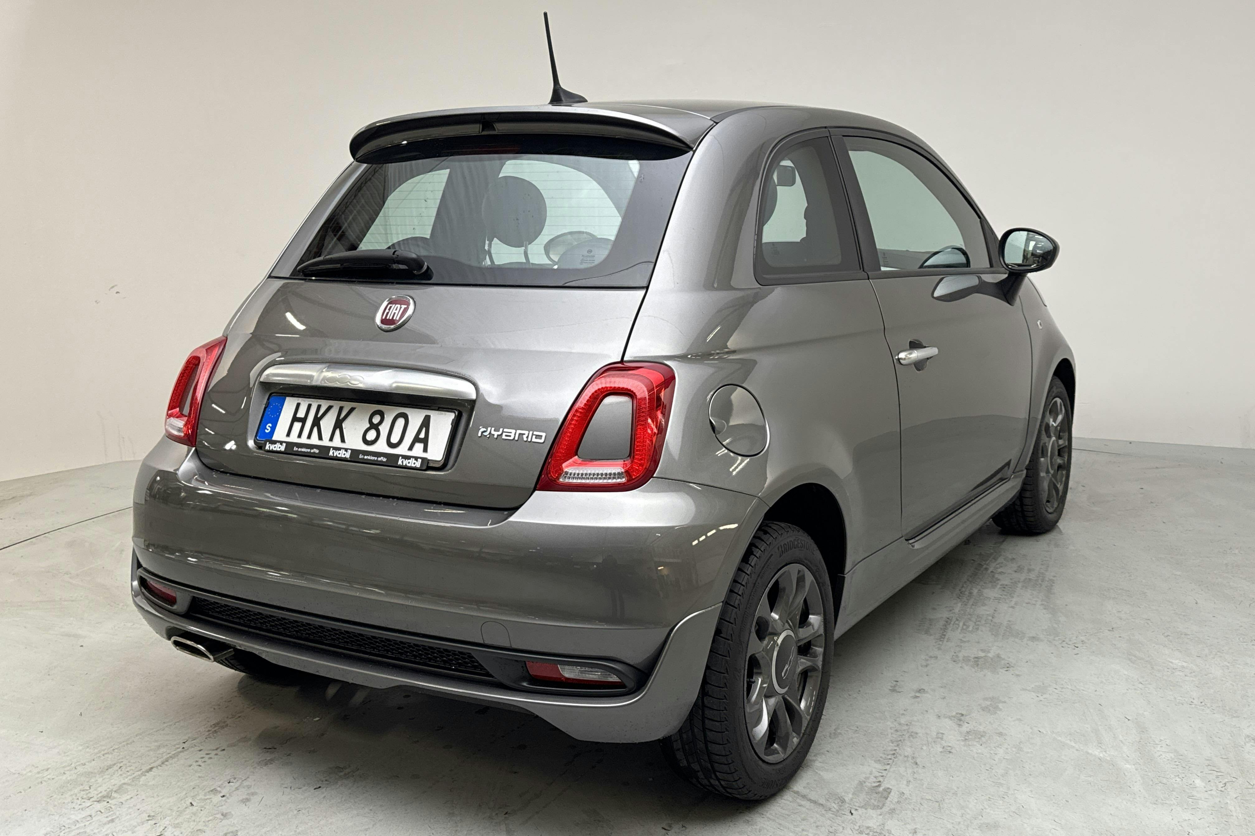 Fiat 500 Hybrid (70hk) - 4 849 mil - Manuell - grå - 2022