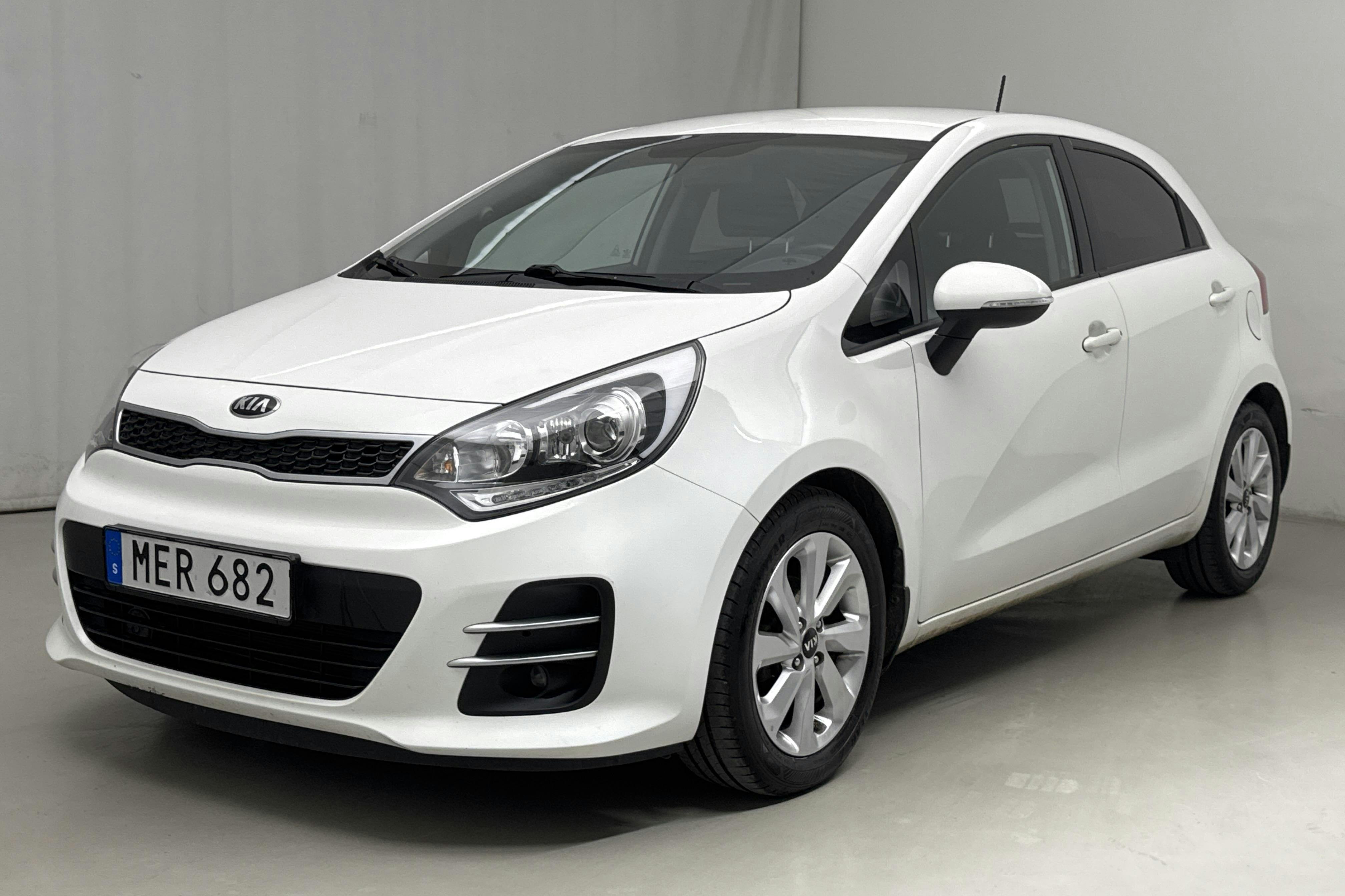 KIA Rio 1.2 (85hk) - 9 208 mil - Manuell - vit - 2016