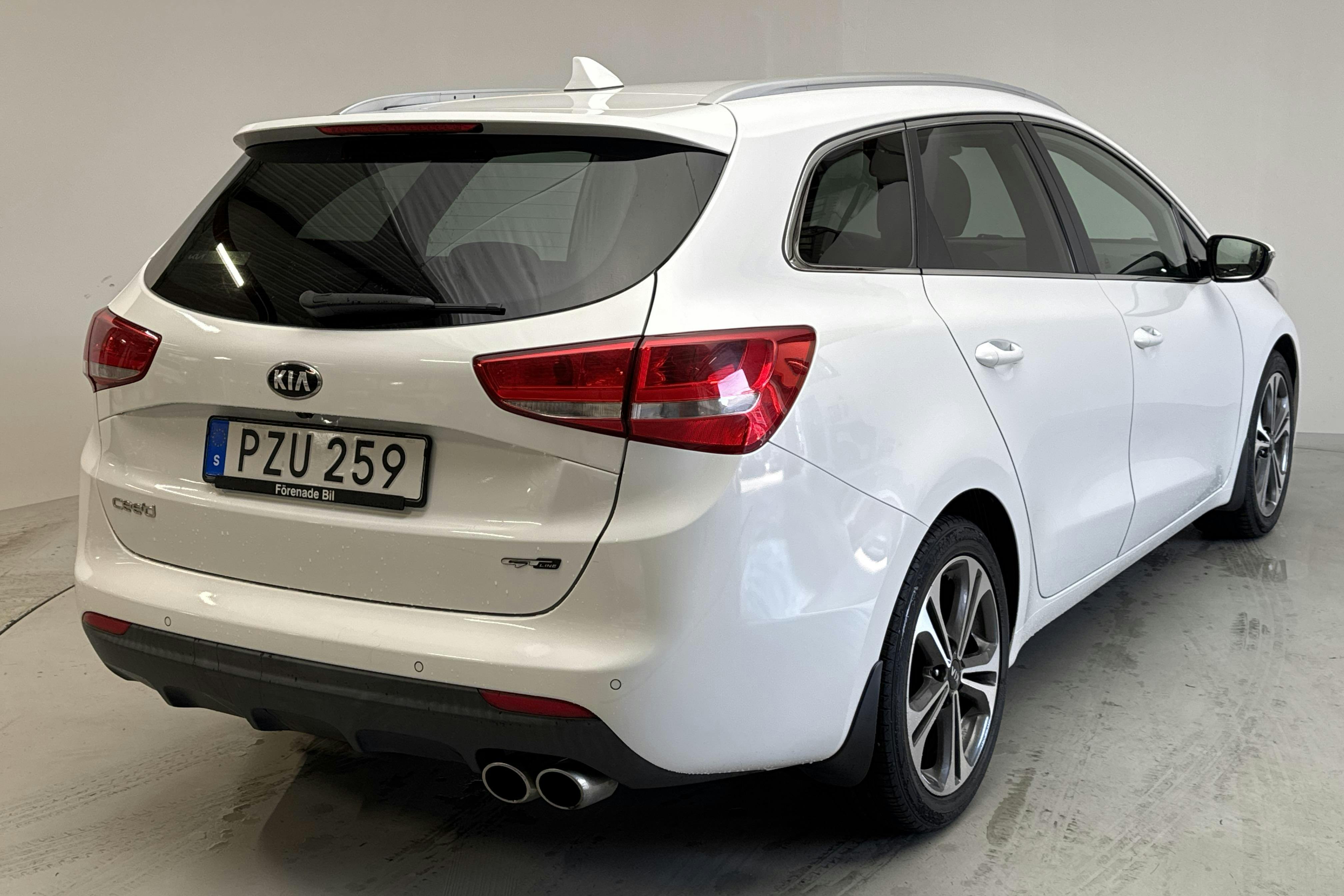 KIA Cee'd 1.6 SW (135hk) - 7 355 mil - Automat - vit - 2018
