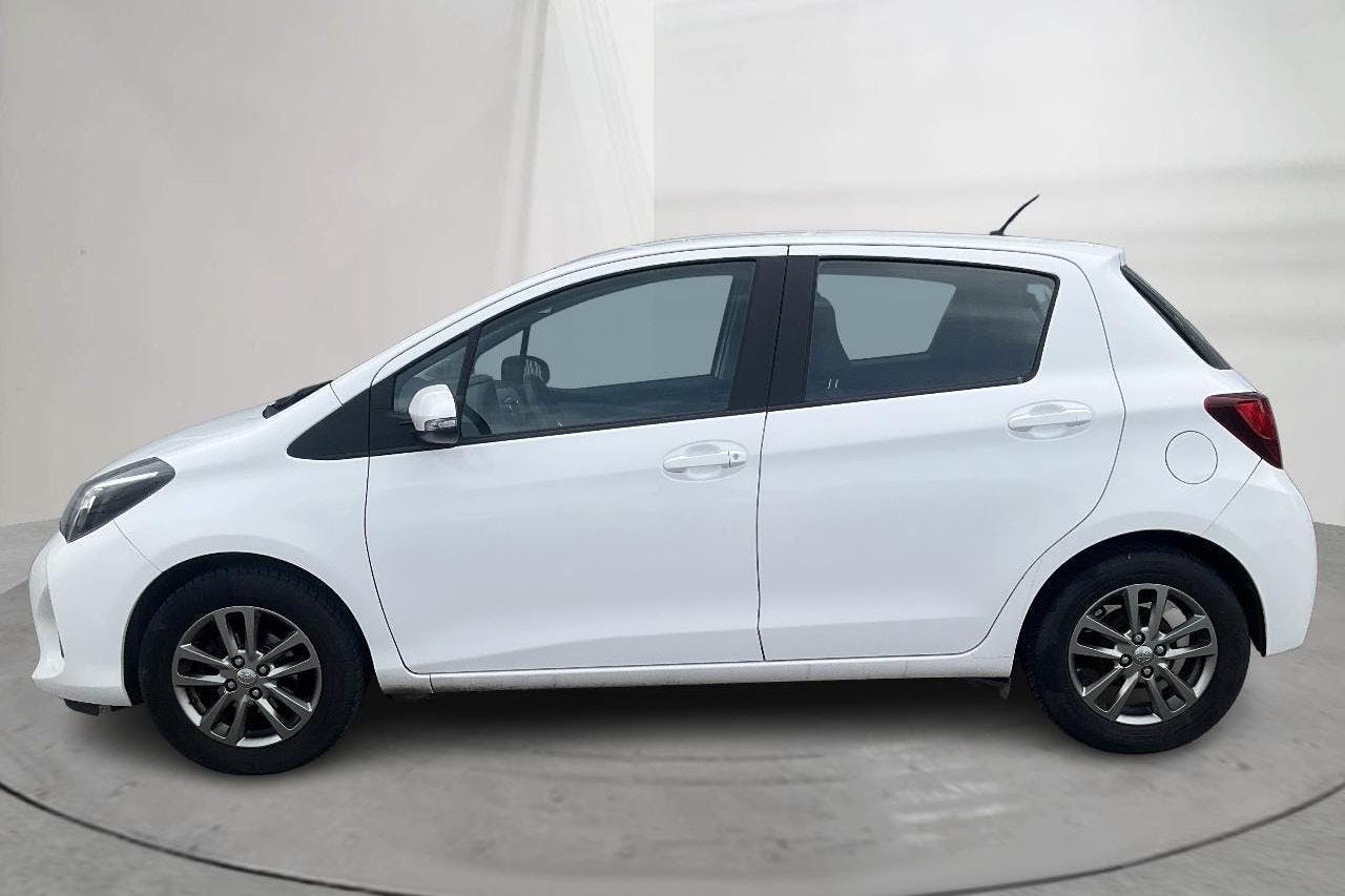 Toyota Yaris 1.33 5dr (100hk) - 12 312 mil - Manuell - vit - 2015