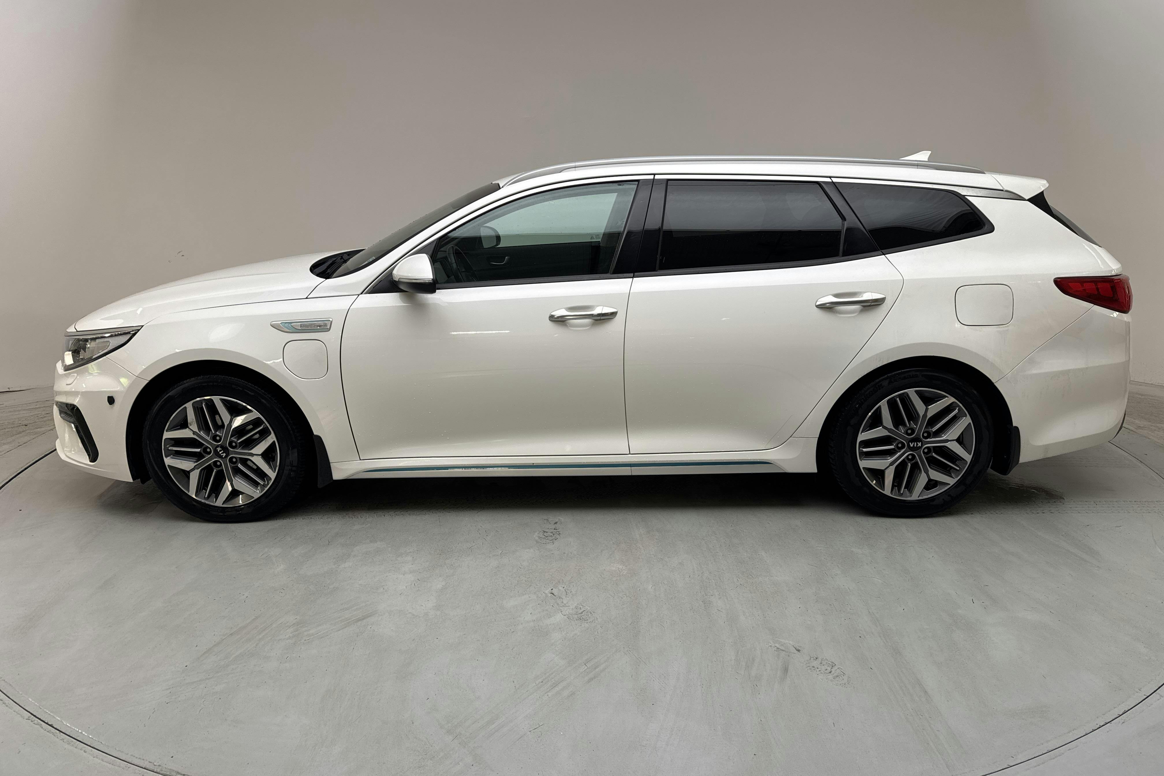 KIA Optima 2.0 GDi Plug-in Hybrid SW (205hk) - 11 613 mil - Automat - vit - 2020