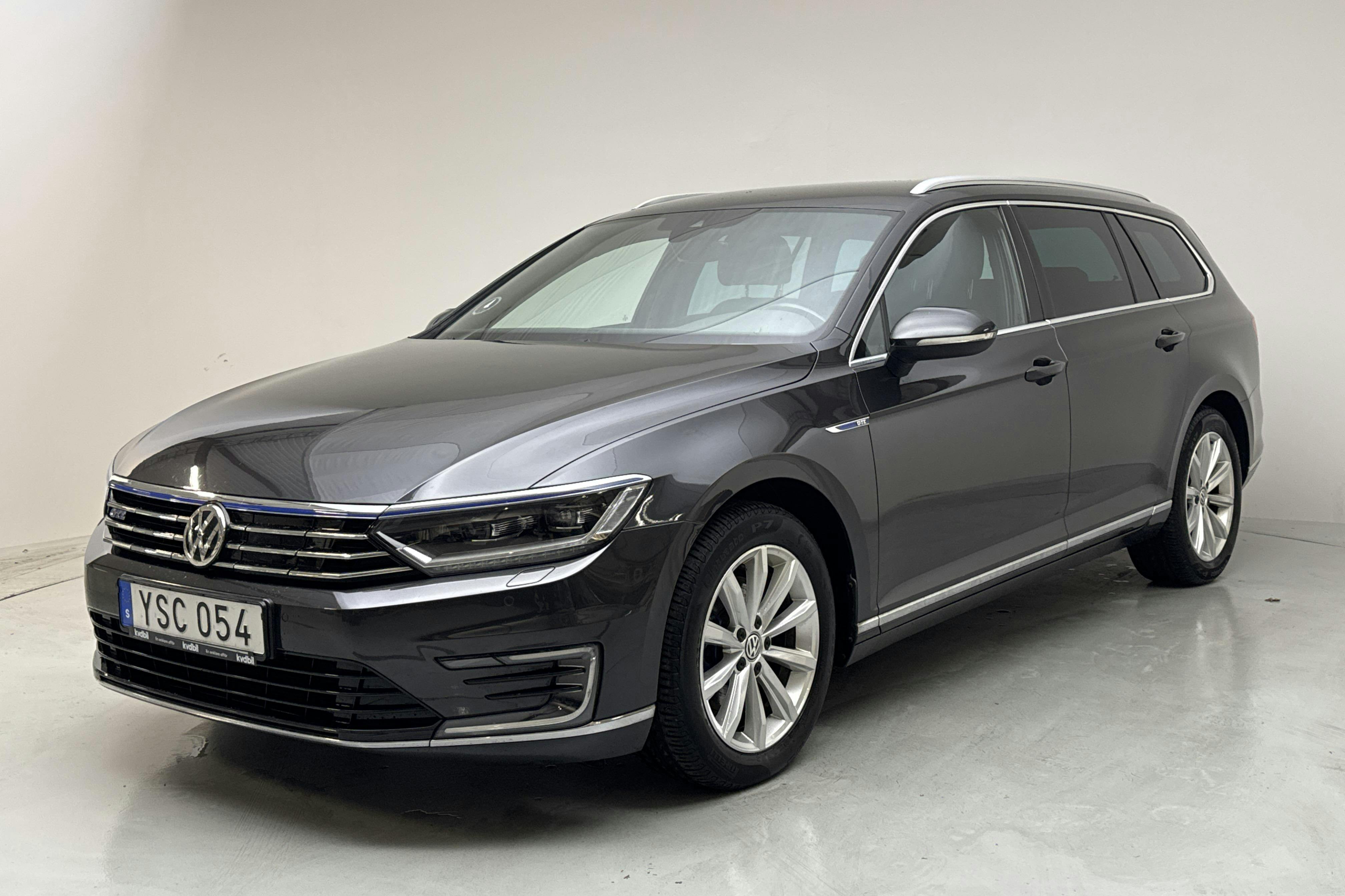 VW Passat 1.4 Plug-in-Hybrid Sportscombi (218hk) - 9 865 mil - Automat - Dark Grey - 2018