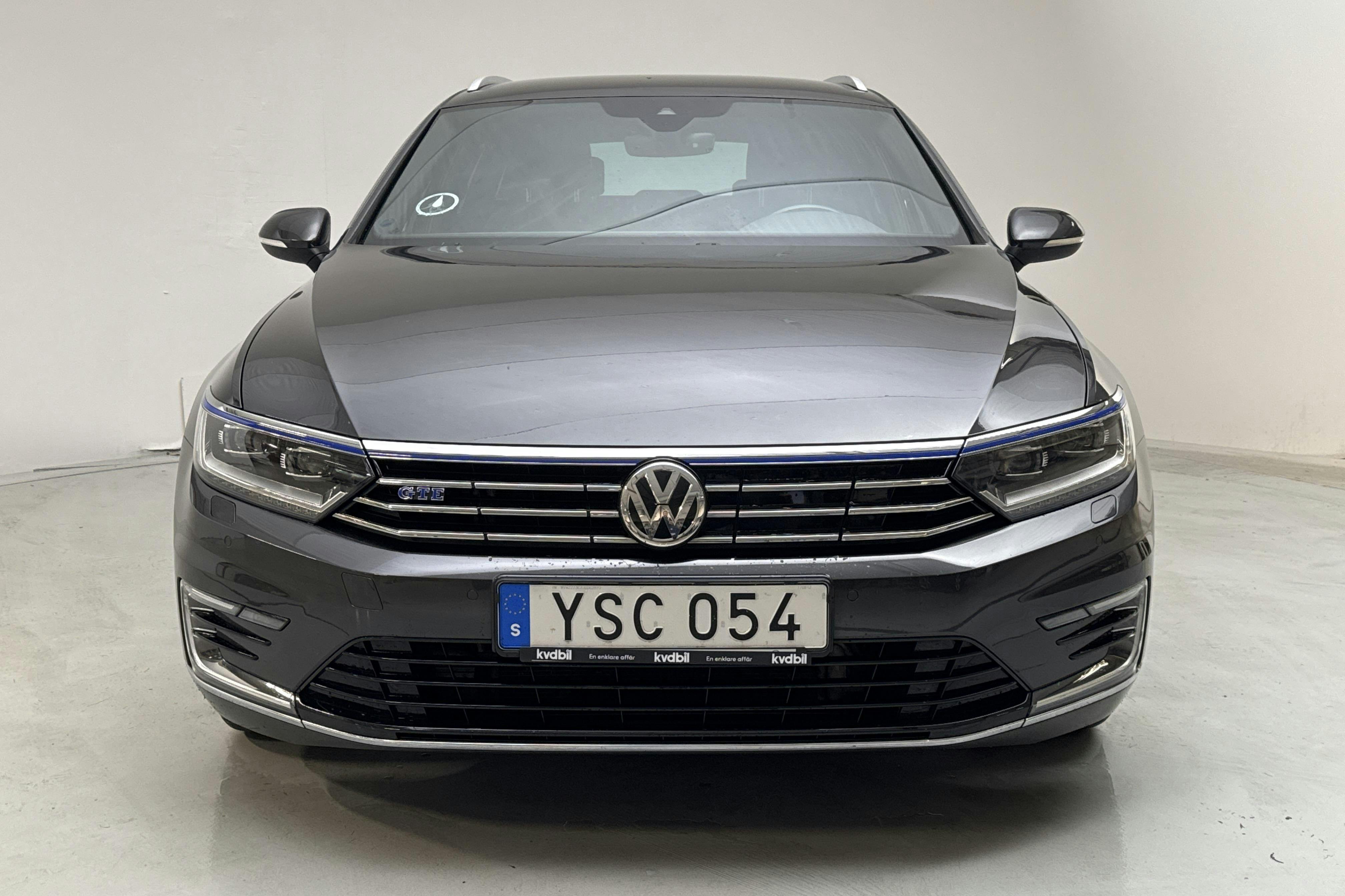 VW Passat 1.4 Plug-in-Hybrid Sportscombi (218hk) - 9 865 mil - Automat - Dark Grey - 2018