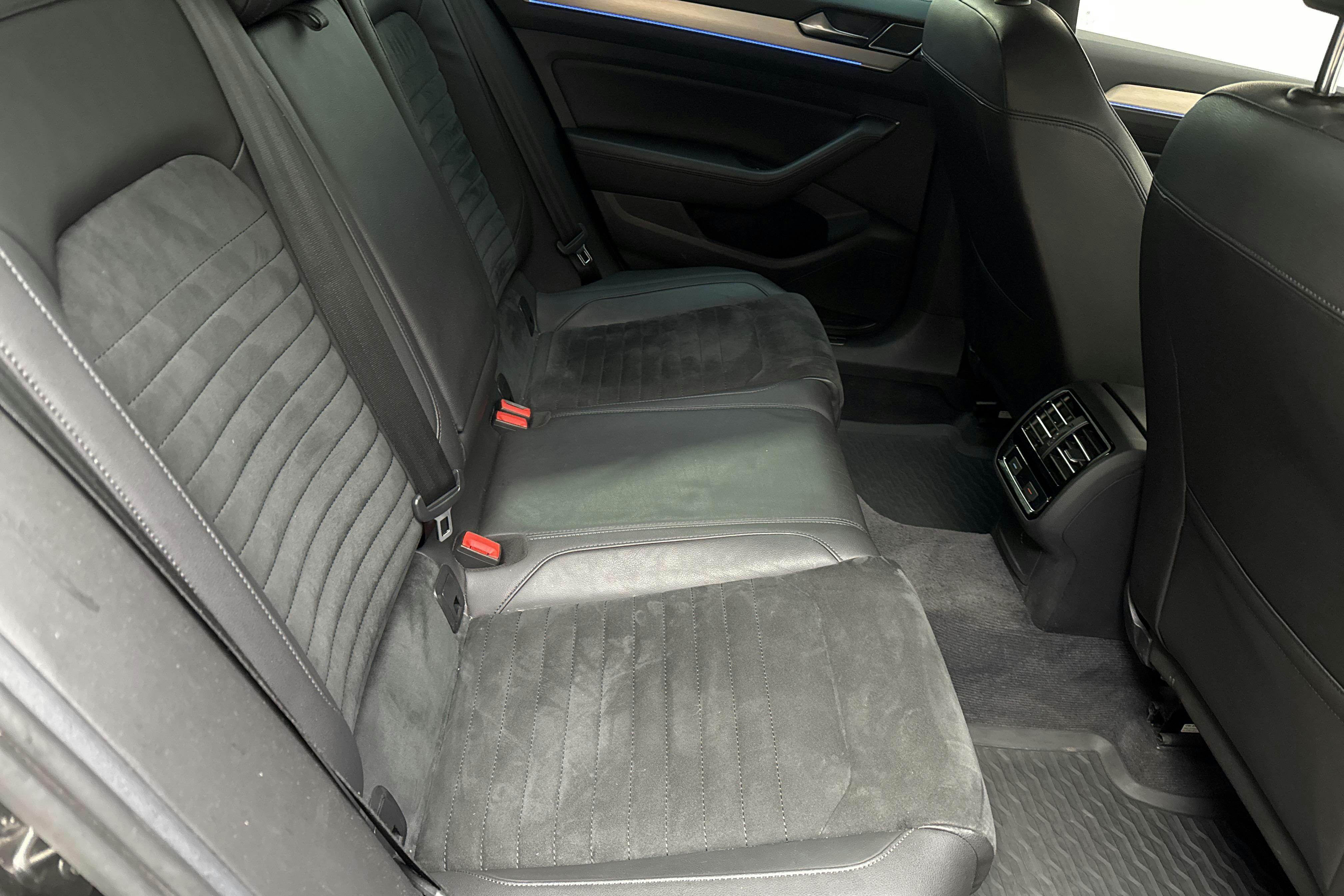 VW Passat 1.4 Plug-in-Hybrid Sportscombi (218hk) - 9 865 mil - Automat - Dark Grey - 2018