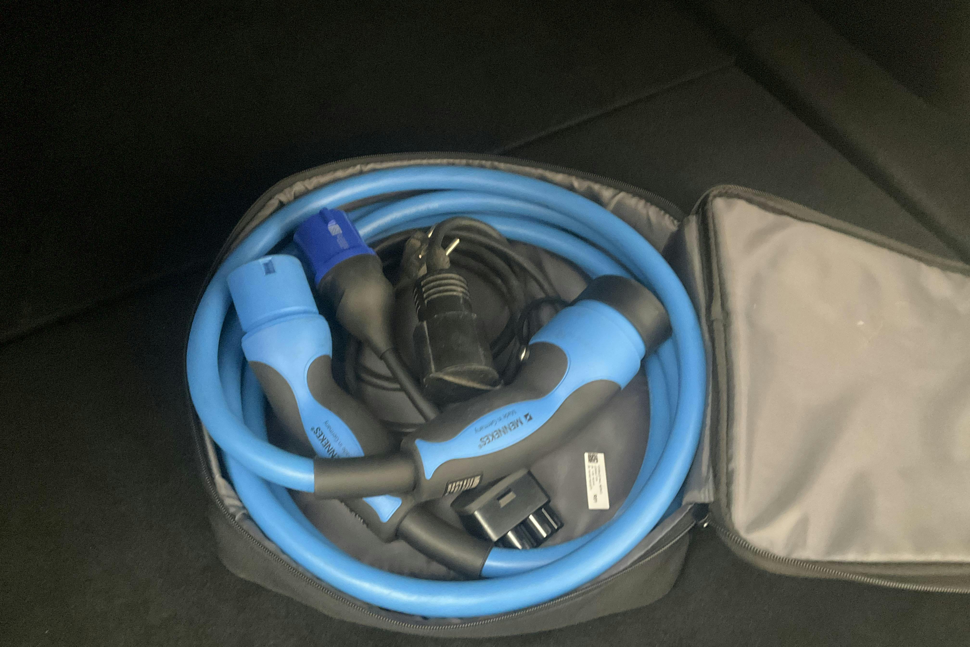 Tesla Model 3 Standard Range RWD - 17 711 mil - Automat - svart - 2019