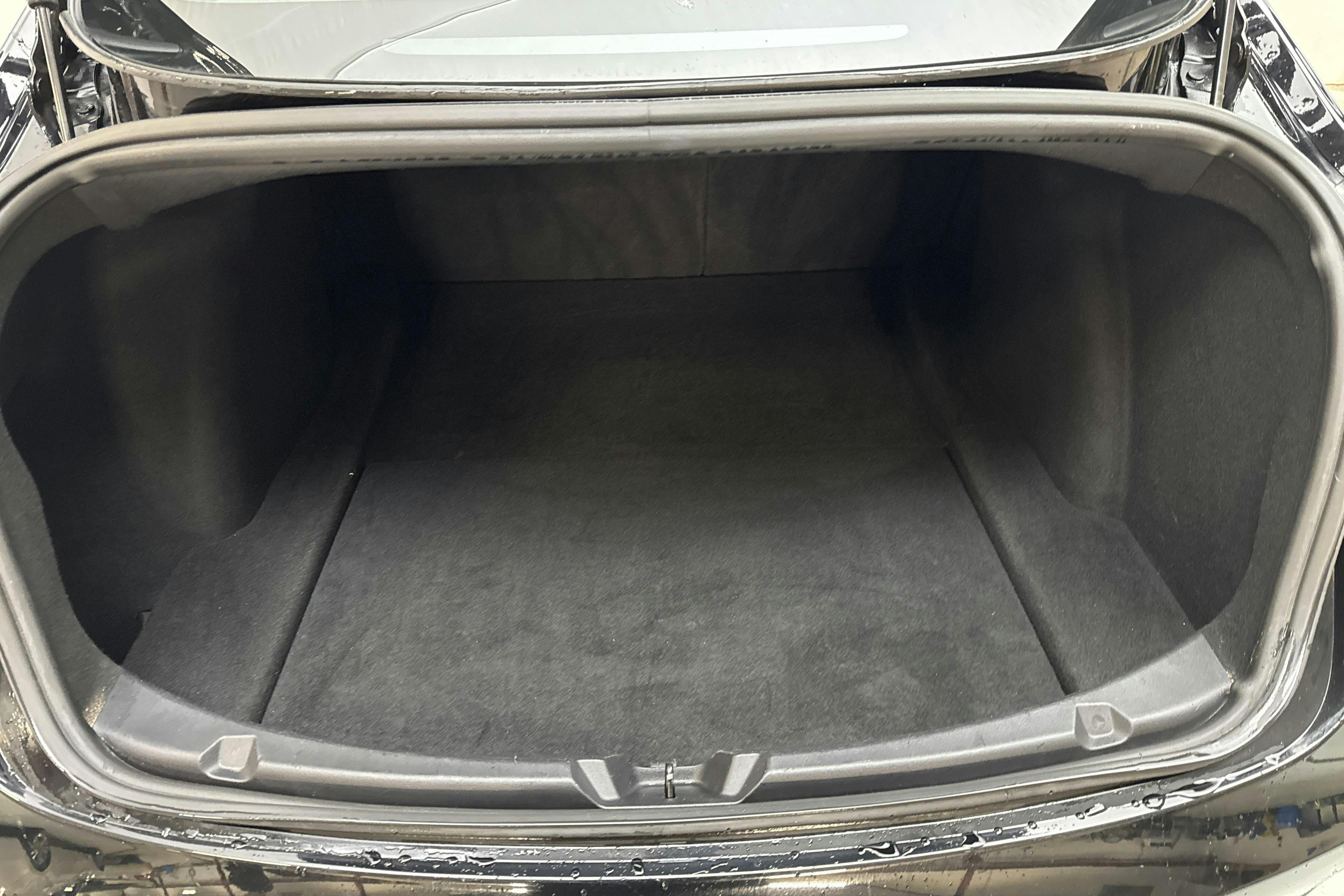 Tesla Model 3 Standard Range RWD - 17 711 mil - Automat - svart - 2019