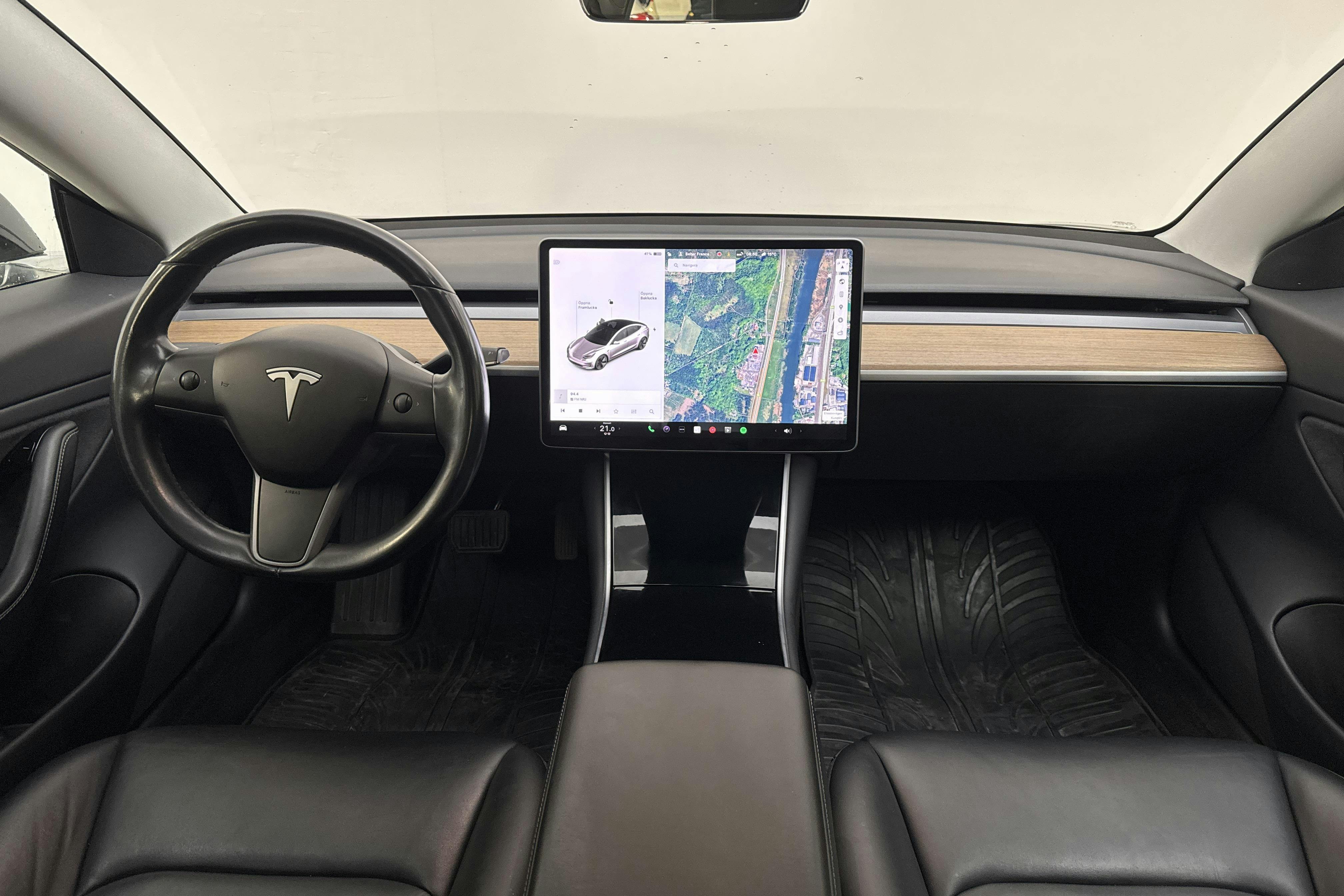 Tesla Model 3 Standard Range RWD - 17 711 mil - Automat - svart - 2019