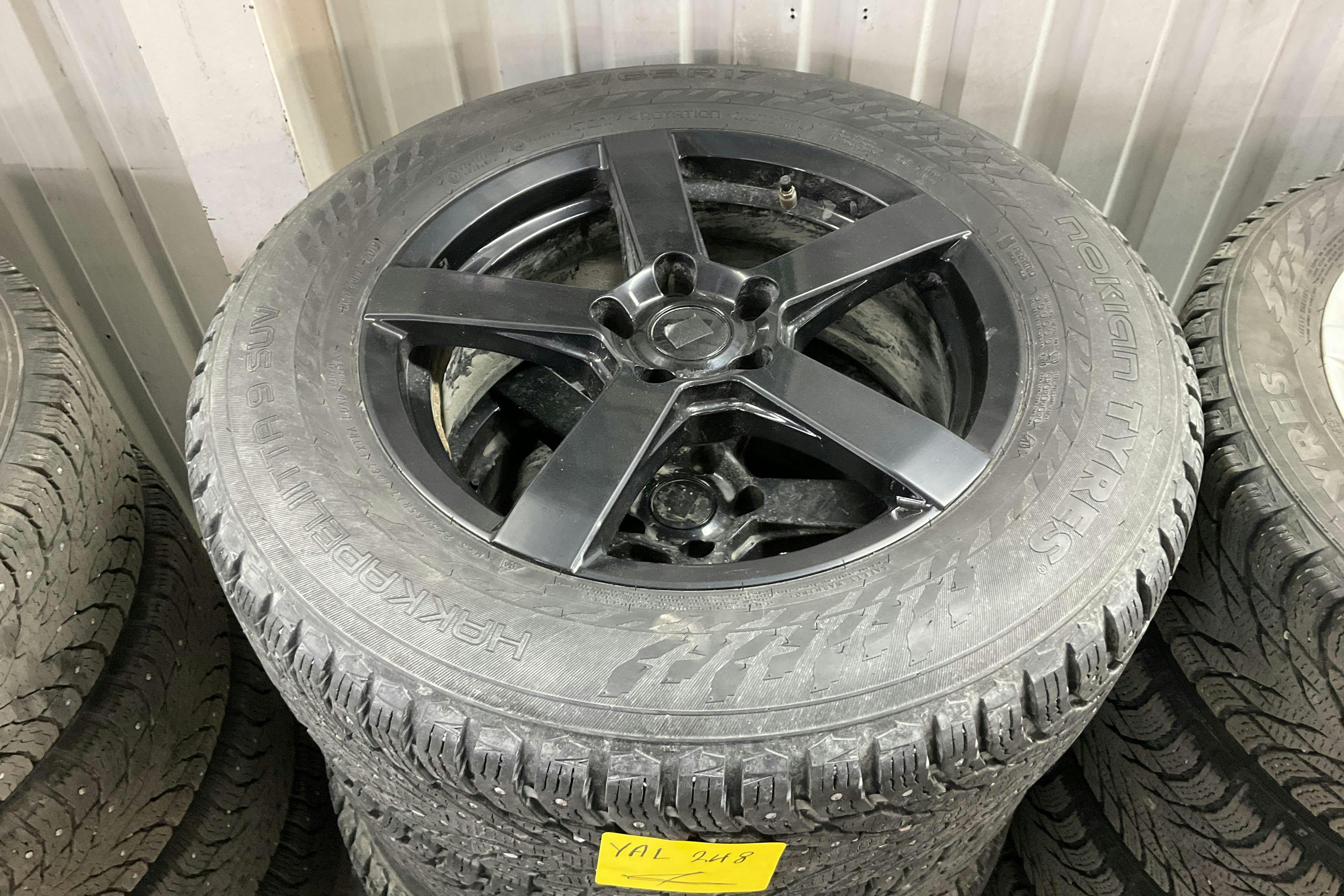 Toyota RAV4 2.0 VVT-i (151hk) - 13 679 mil - Automat - silver - 2015