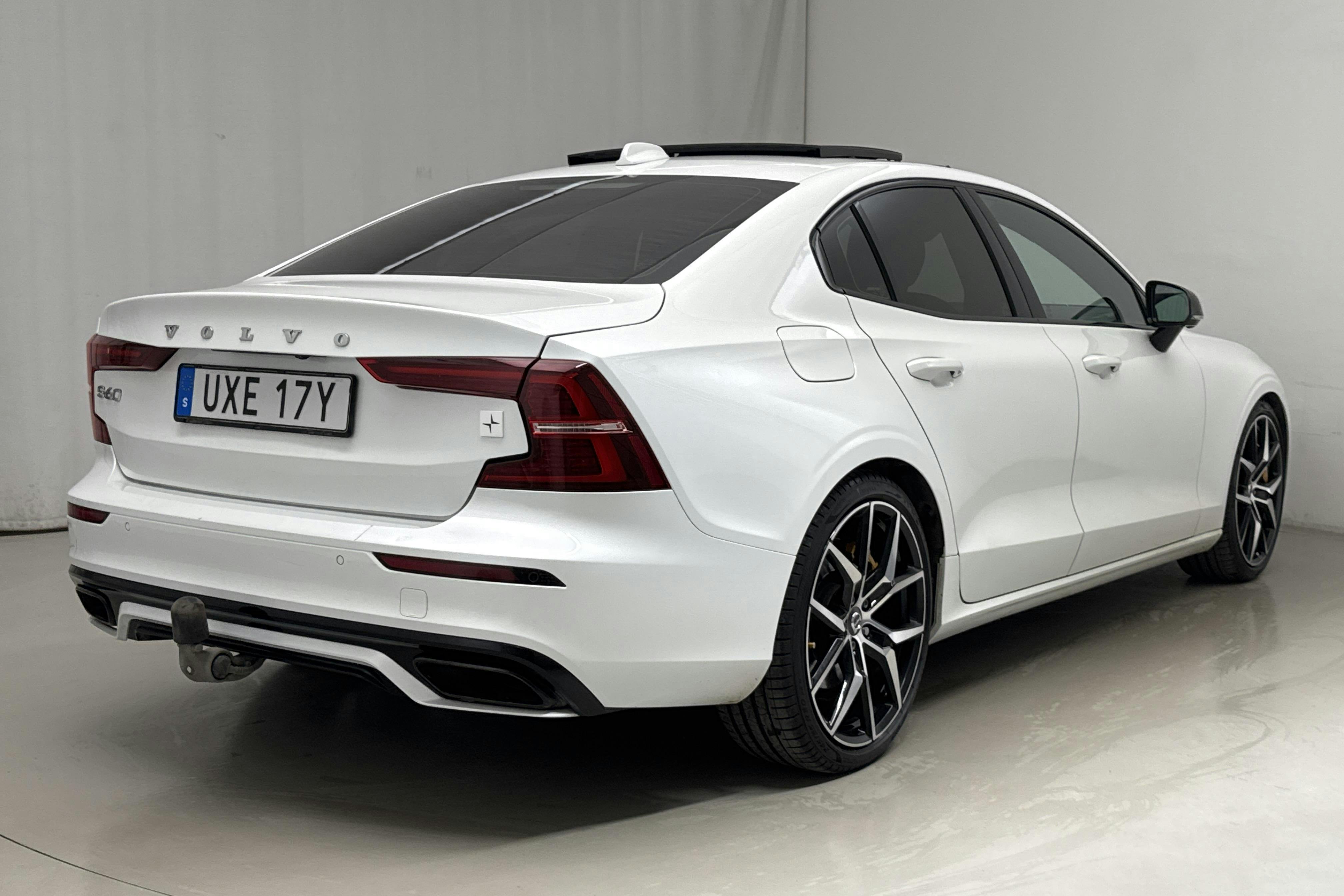 Volvo S60 T8 AWD Twin Engine Polestar Engineered (405hk) - 10 805 mil - Automat - vit - 2020