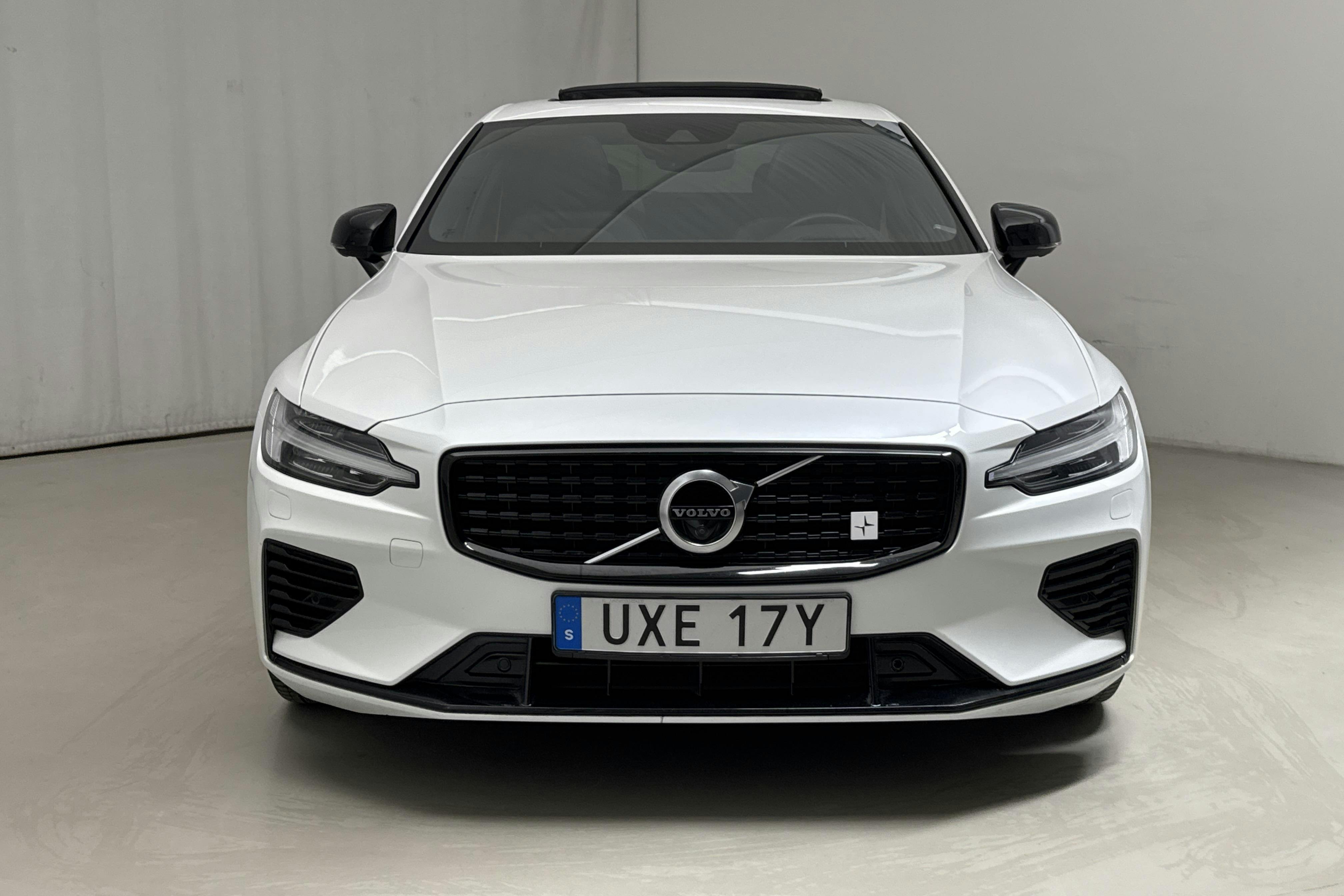Volvo S60 T8 AWD Twin Engine Polestar Engineered (405hk) - 10 805 mil - Automat - vit - 2020