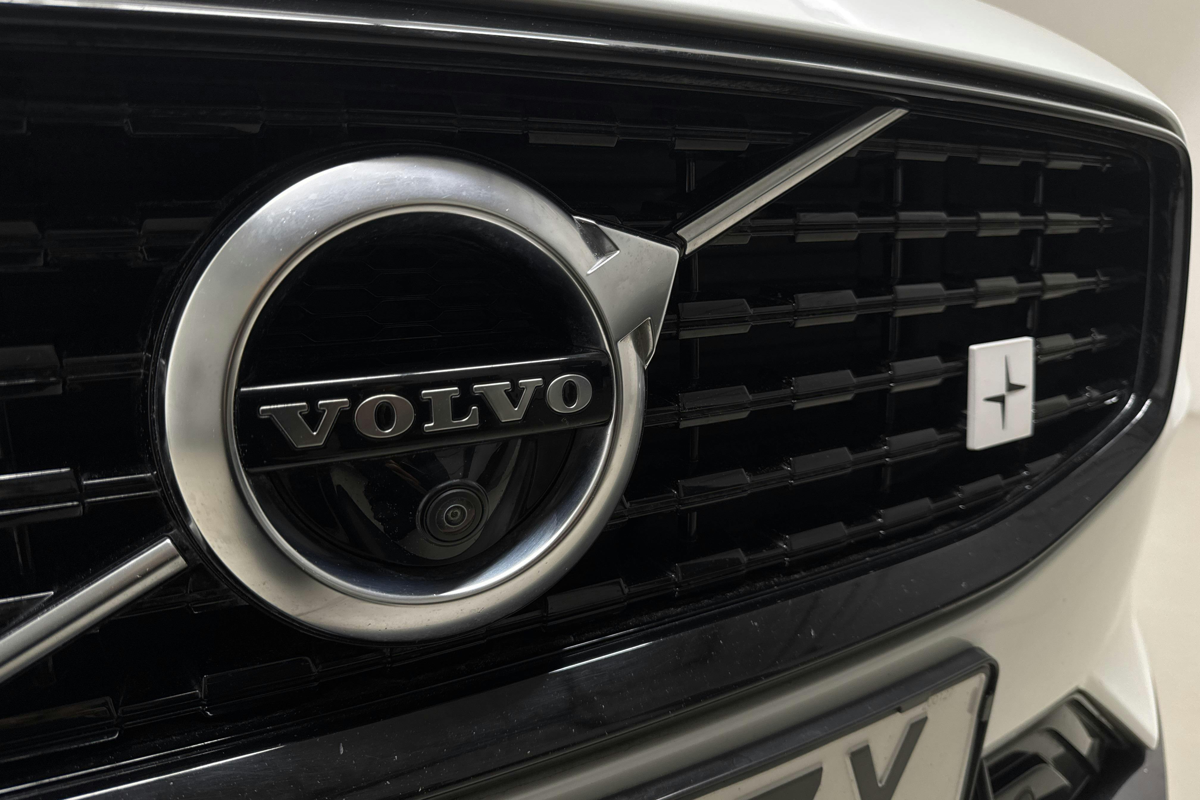 Volvo S60 T8 AWD Twin Engine Polestar Engineered (405hk) - 10 805 mil - Automat - vit - 2020