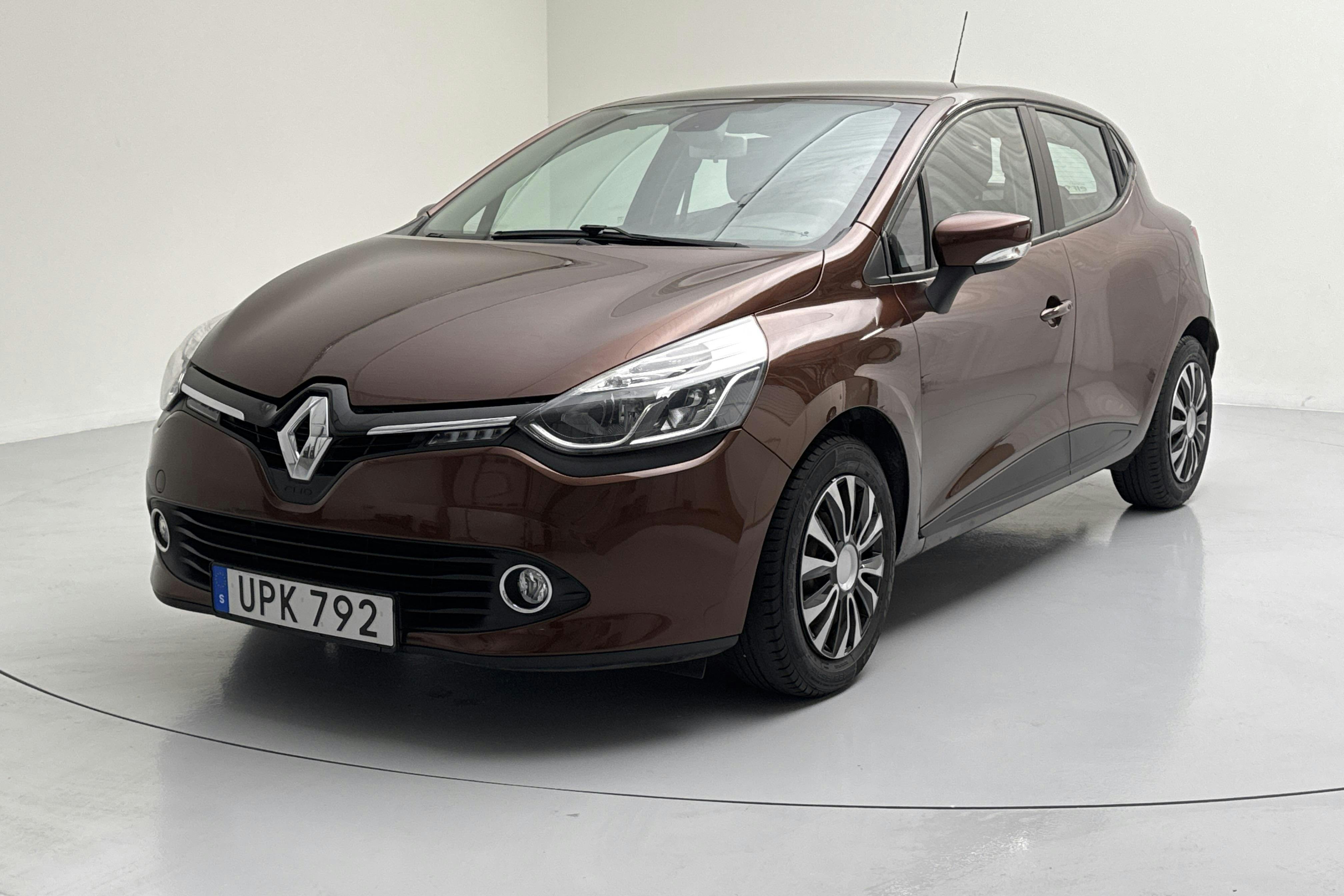 Renault Clio IV 1.2 16V 5dr (75hk) - 71 620 km - Manual - brown - 2015