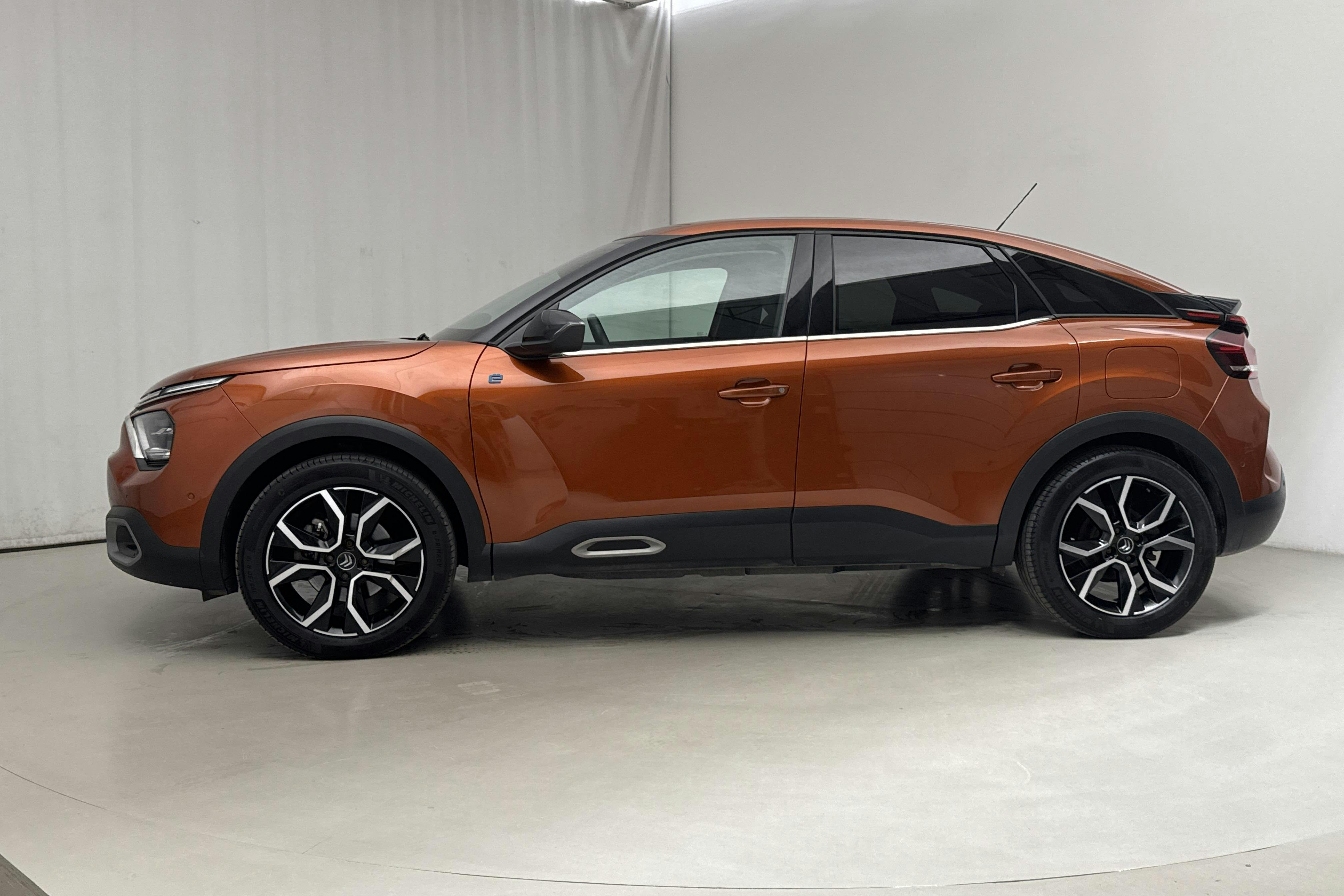 Citroën e-C4 50 kWh (136hk) - 43 300 km - Automatic - orange - 2022