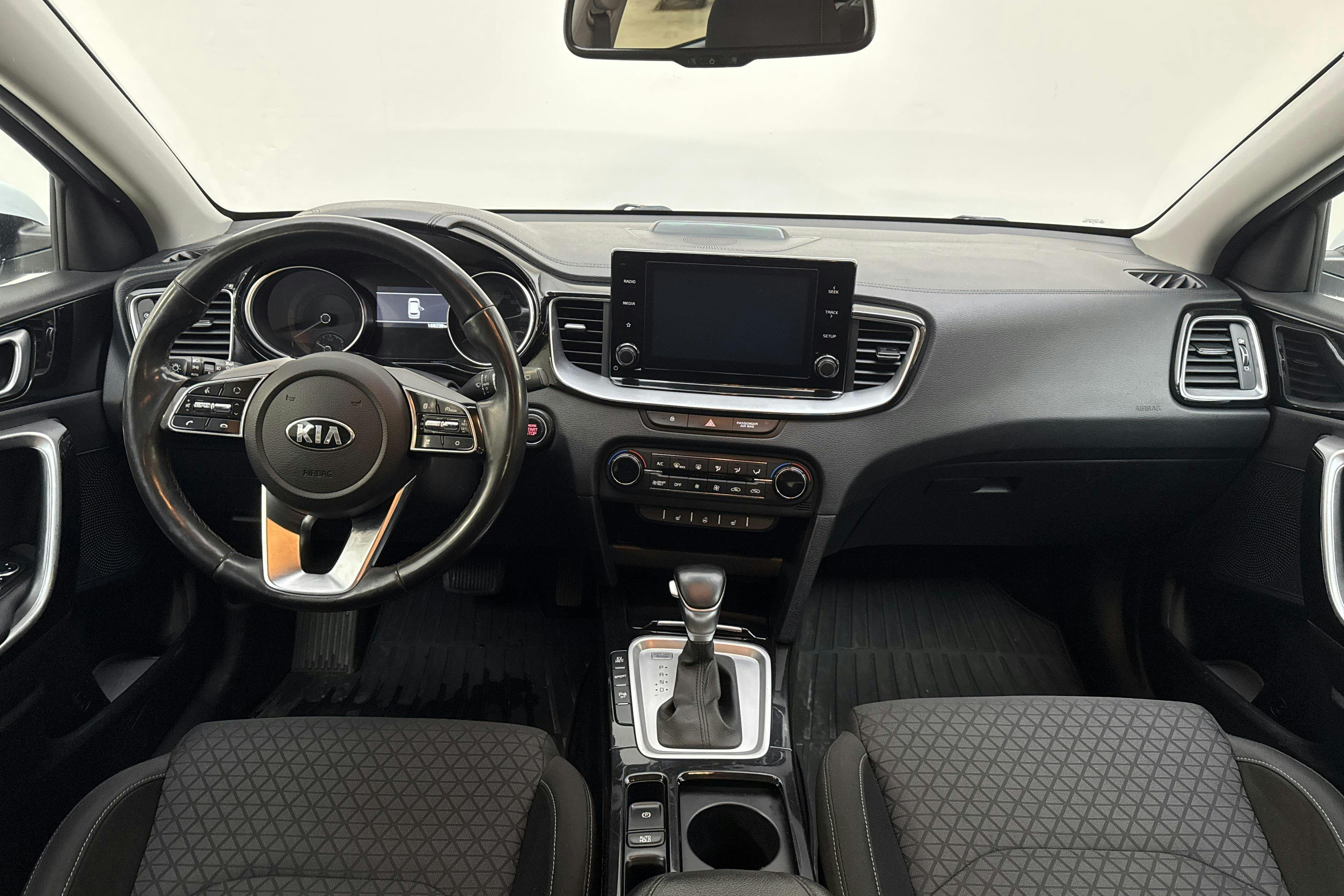 KIA Ceed 1.6 Plug-in Hybrid SW (141hk) - 16 823 mil - Automat - vit - 2020