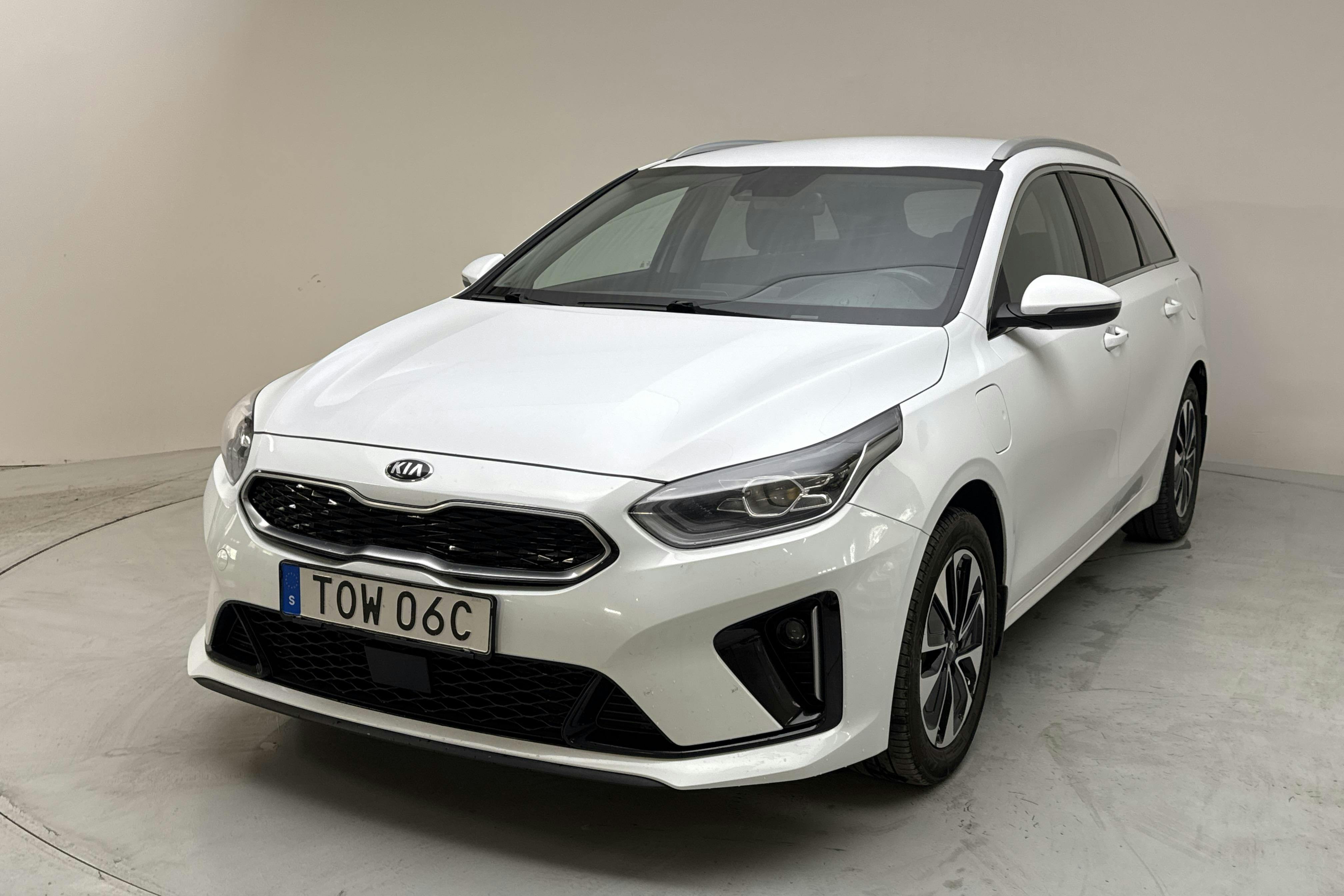 KIA Ceed 1.6 Plug-in Hybrid SW (141hk) - 16 823 mil - Automat - vit - 2020