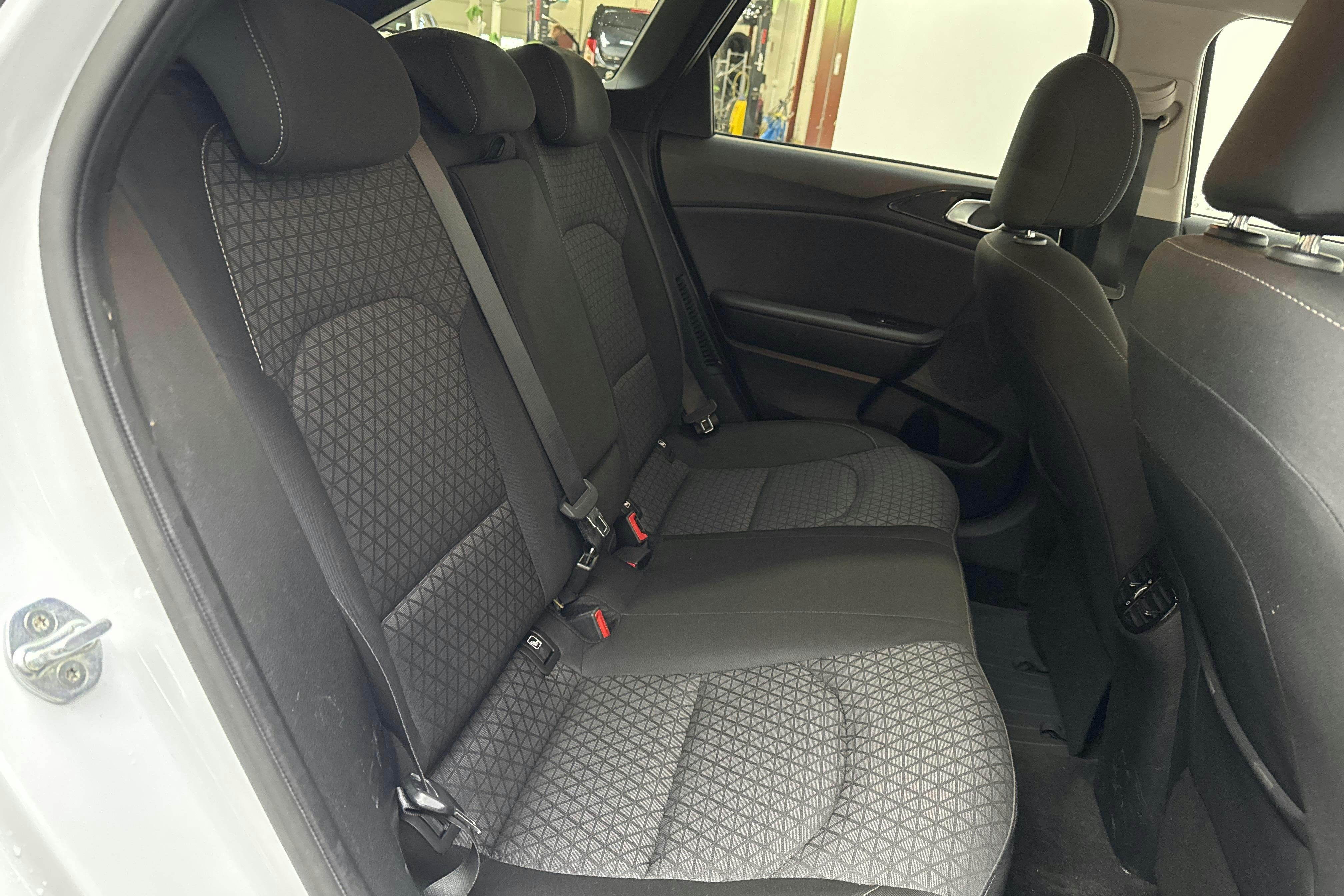 KIA Ceed 1.6 Plug-in Hybrid SW (141hk) - 16 823 mil - Automat - vit - 2020