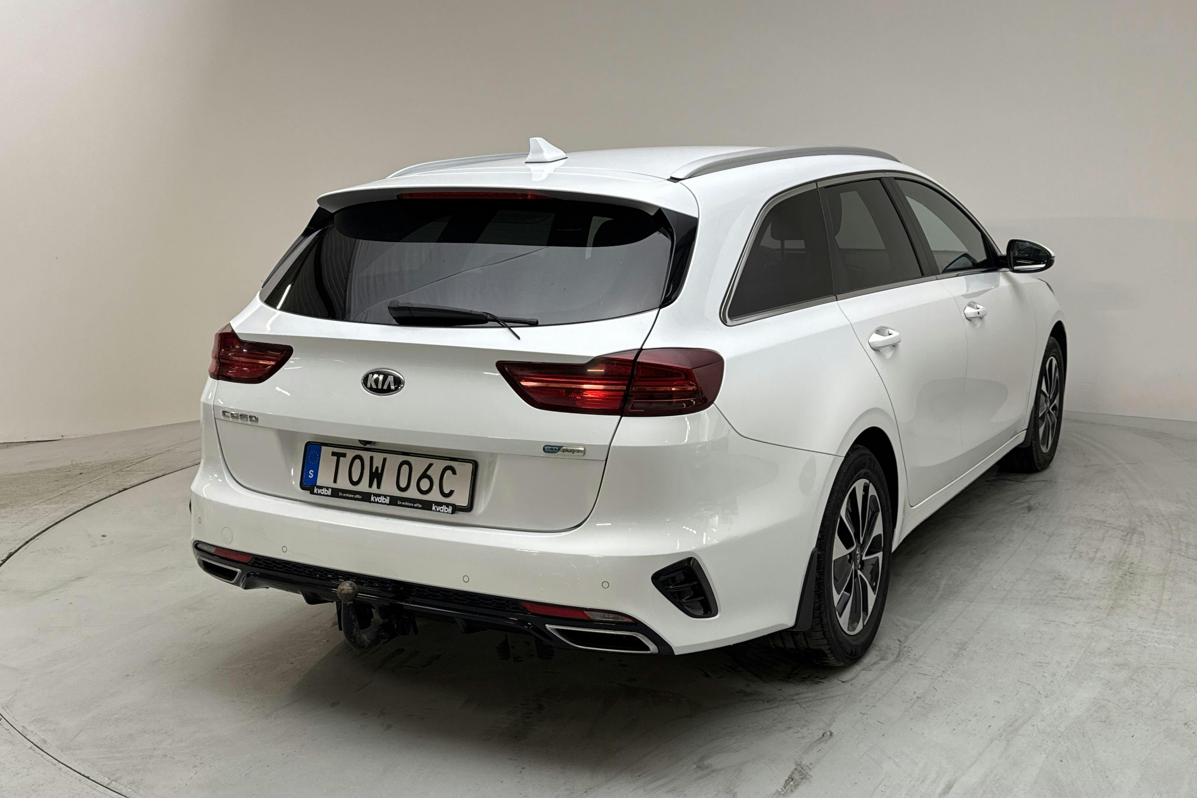 KIA Ceed 1.6 Plug-in Hybrid SW (141hk) - 16 823 mil - Automat - vit - 2020