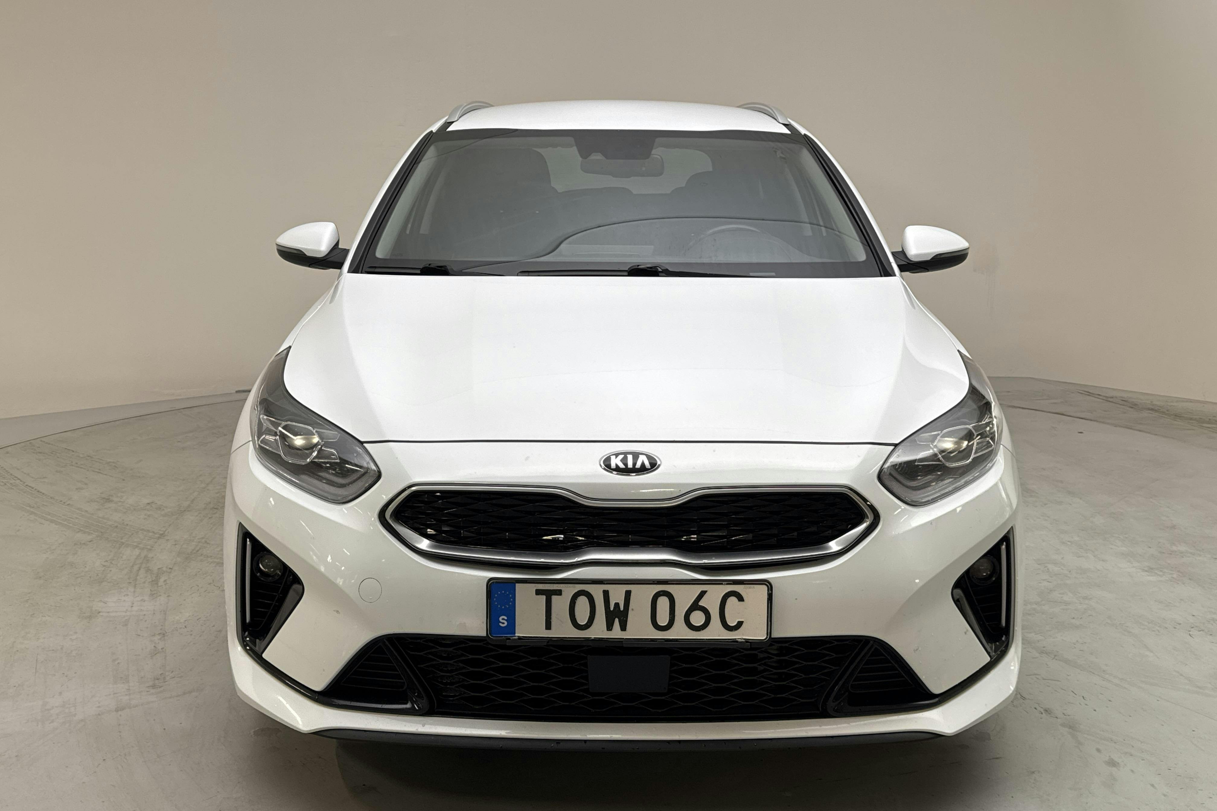KIA Ceed 1.6 Plug-in Hybrid SW (141hk) - 16 823 mil - Automat - vit - 2020