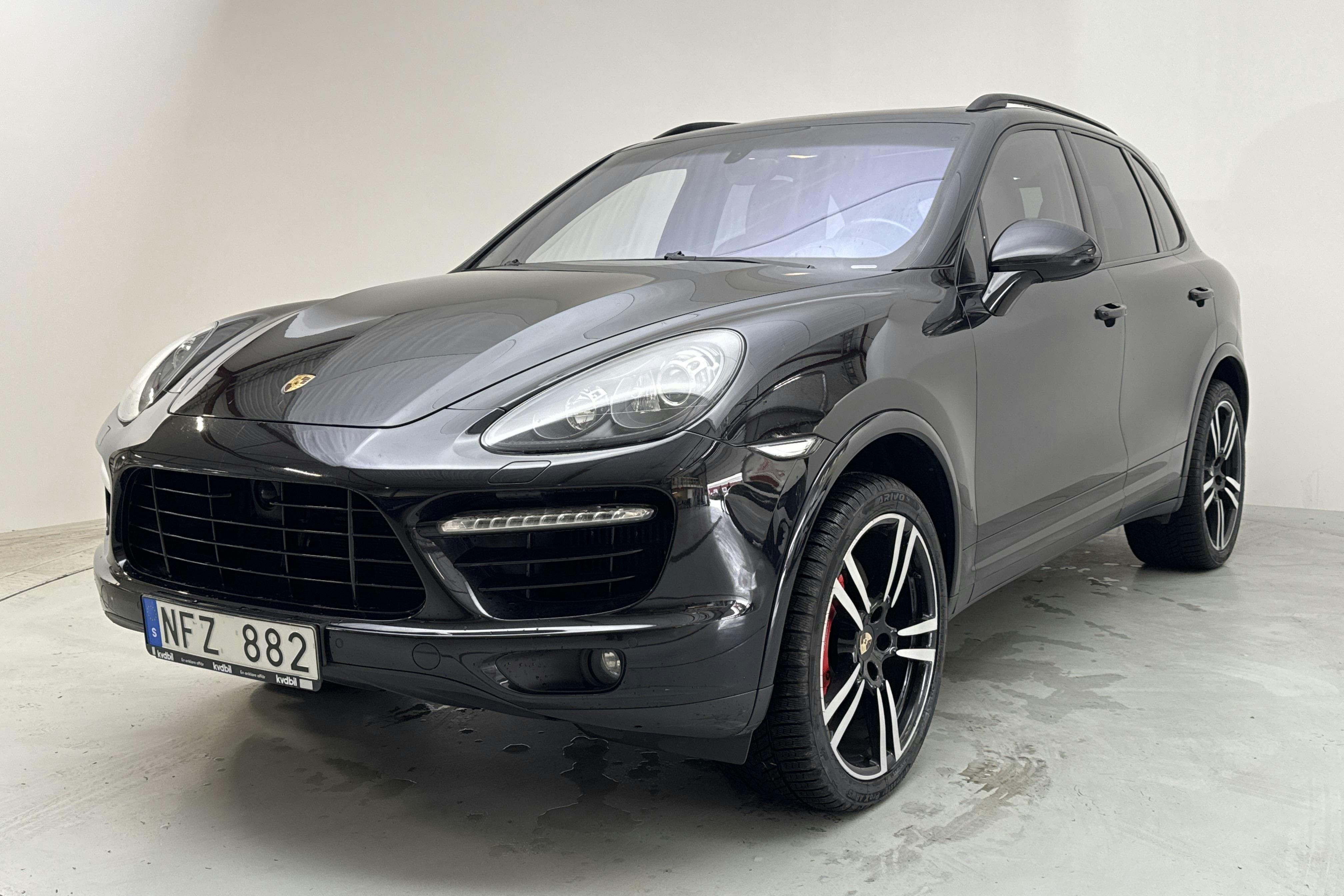 Porsche Cayenne 4.8 Turbo S (550hk) - 16 893 mil - Automat - svart - 2014