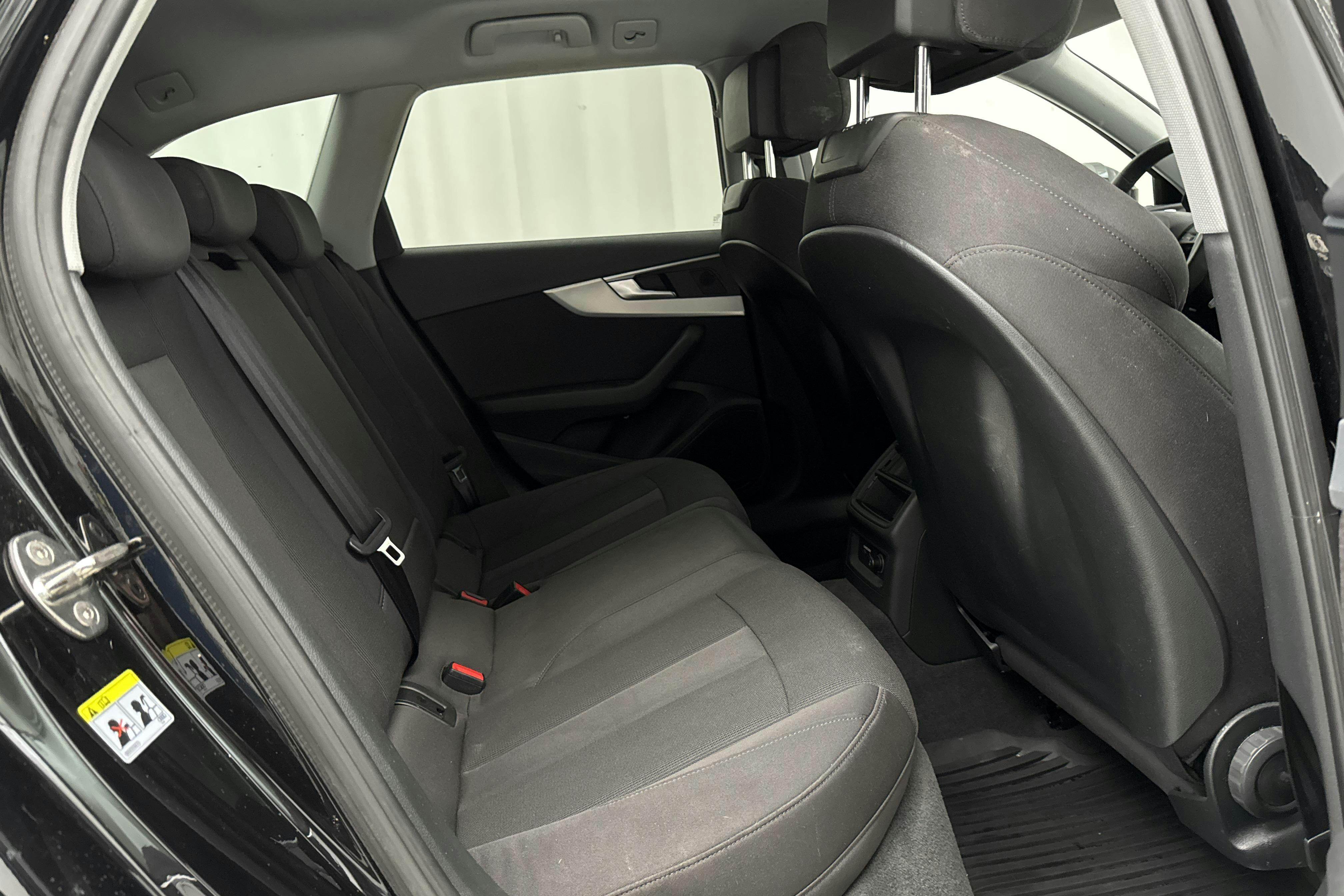 Audi A4 Avant 40 TDI quattro (204hk) - 15 340 mil - Automat - svart - 2022