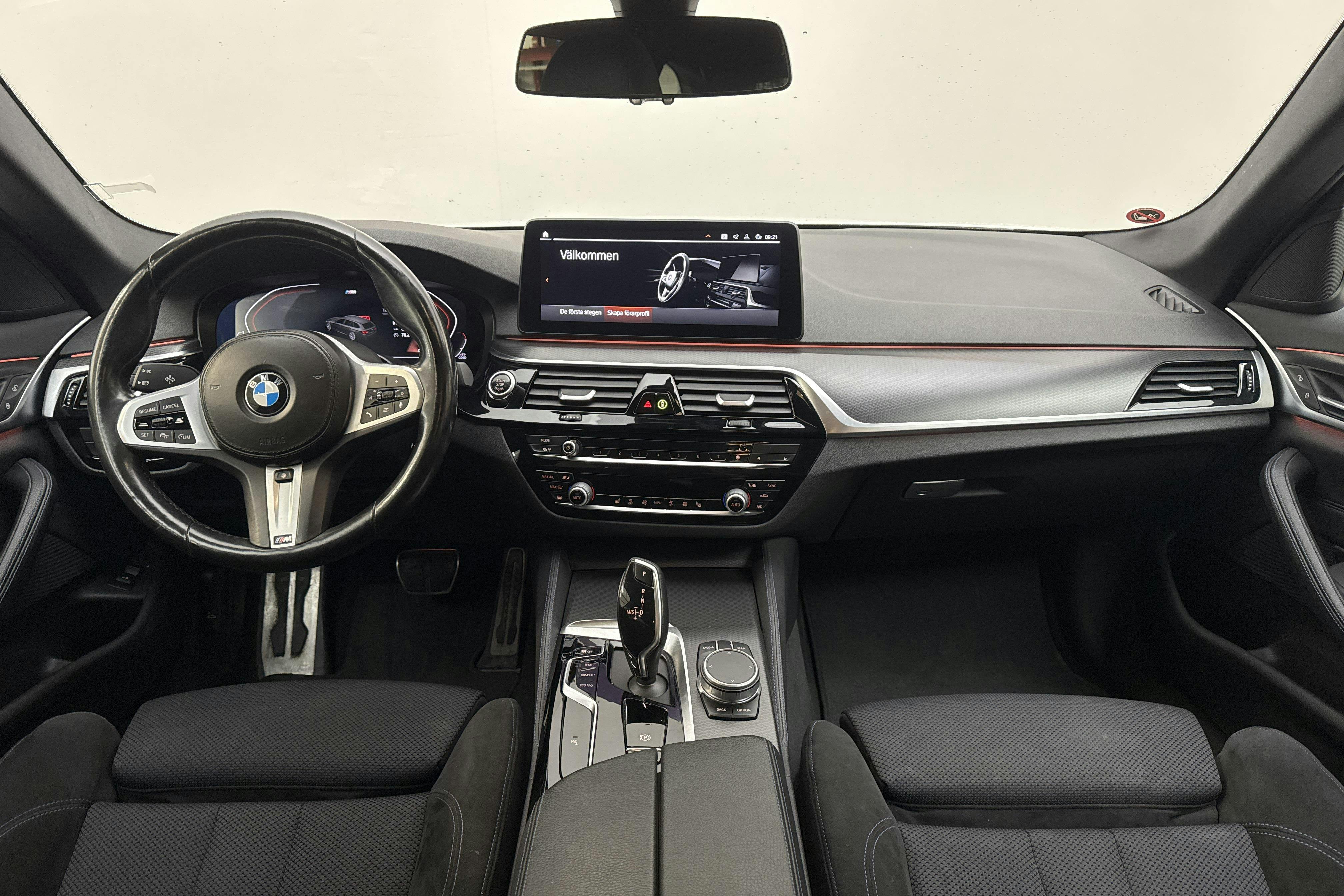 BMW 520d xDrive Touring, G31 LCI (190hk+11hk) - 18 176 mil - Automat - vit - 2021