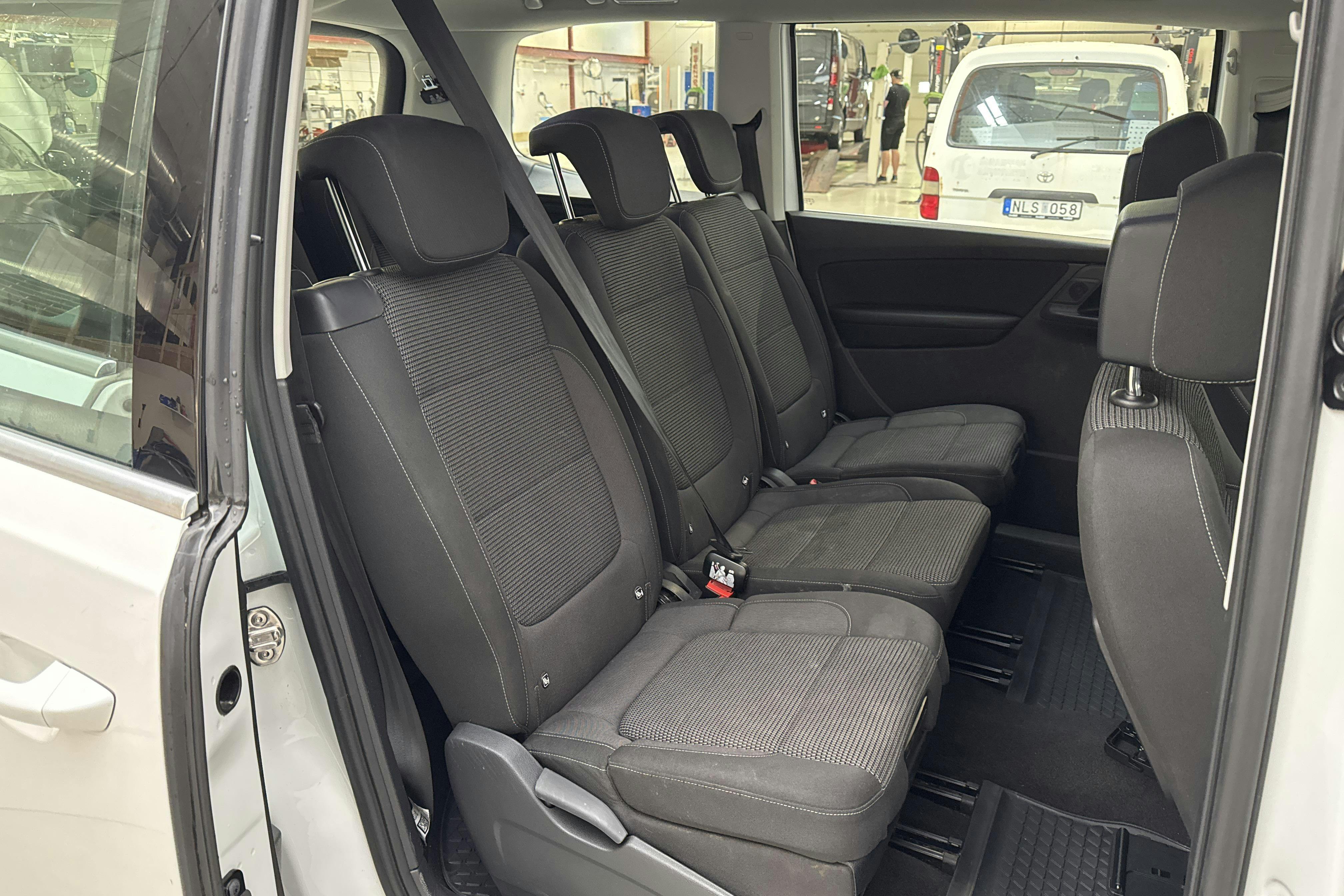 VW Sharan 1.4 TSI (150hk) - 14 317 mil - Automat - vit - 2020