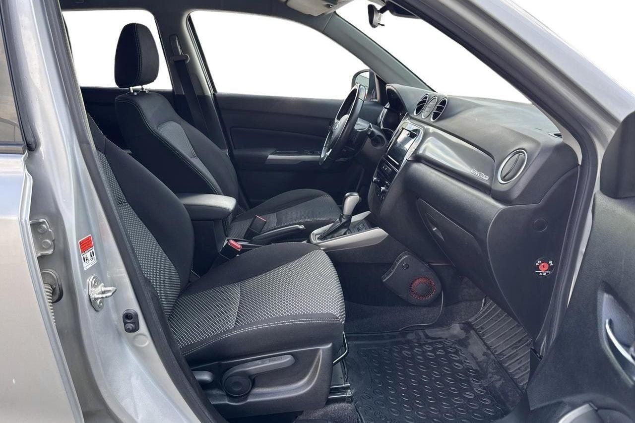 Suzuki Vitara 1.4T Boosterjet Hybrid Allgrip 4x4 (129hk) - 24 806 mil - Automat - grå - 2021