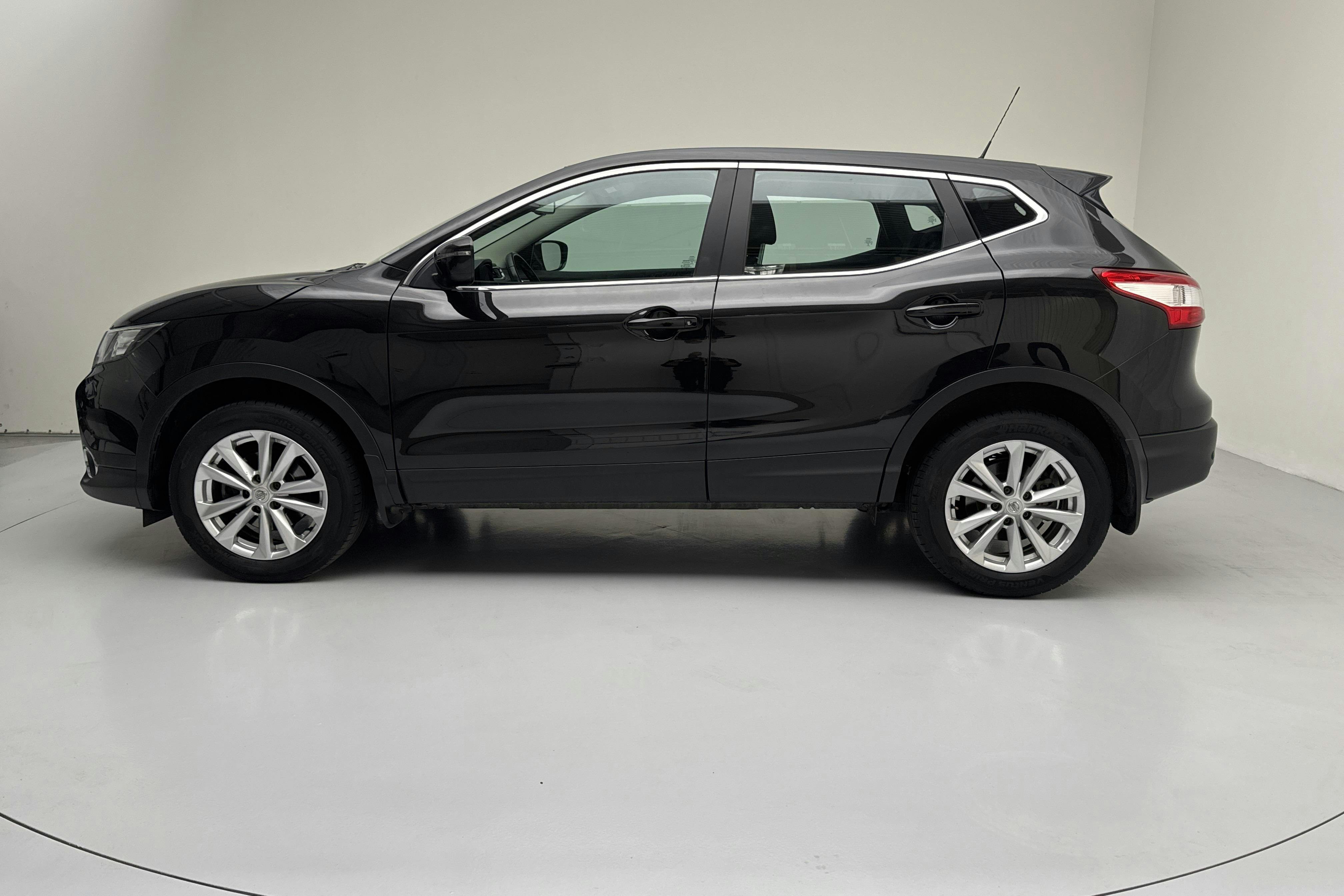 Nissan Qashqai 1.2 (115hk) - 16 933 mil - Automat - svart - 2017