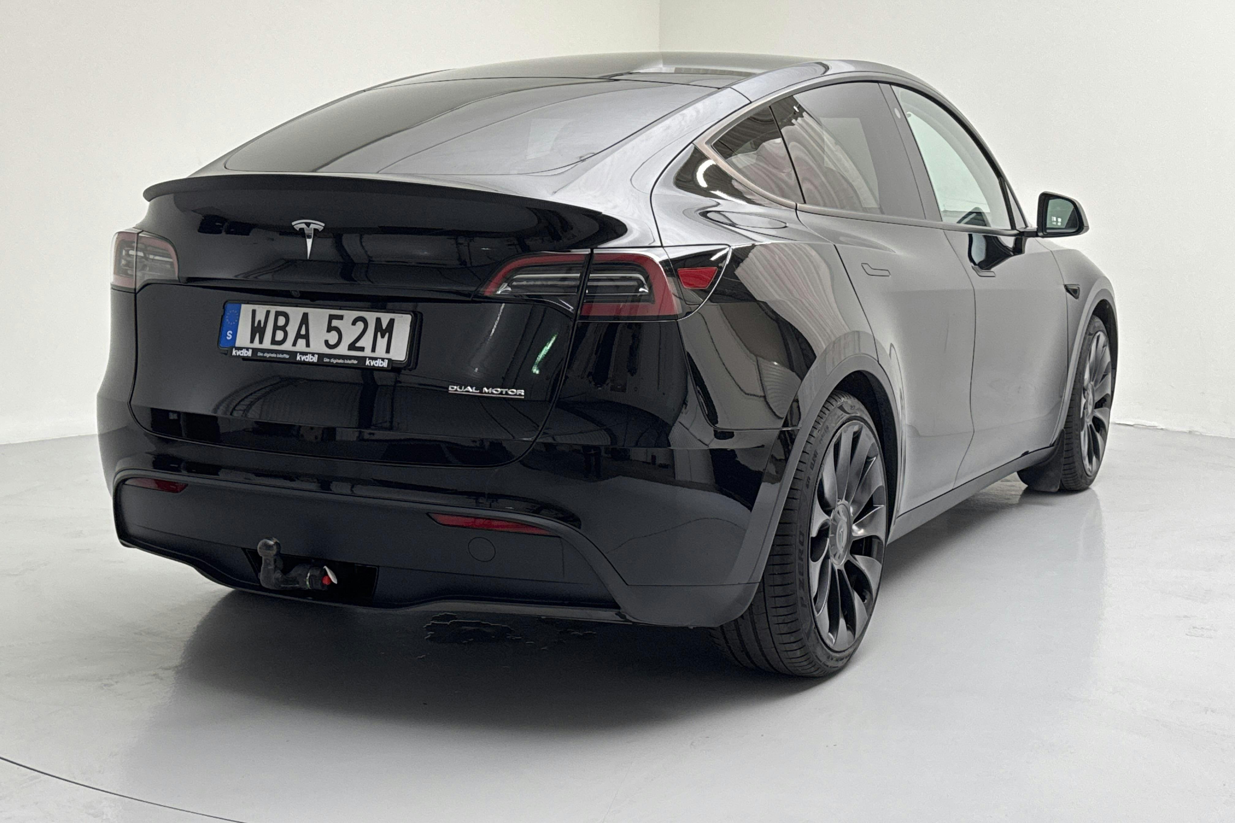 Tesla Model Y Performance Dual Motor AWD - 1 346 mil - Automat - svart - 2024
