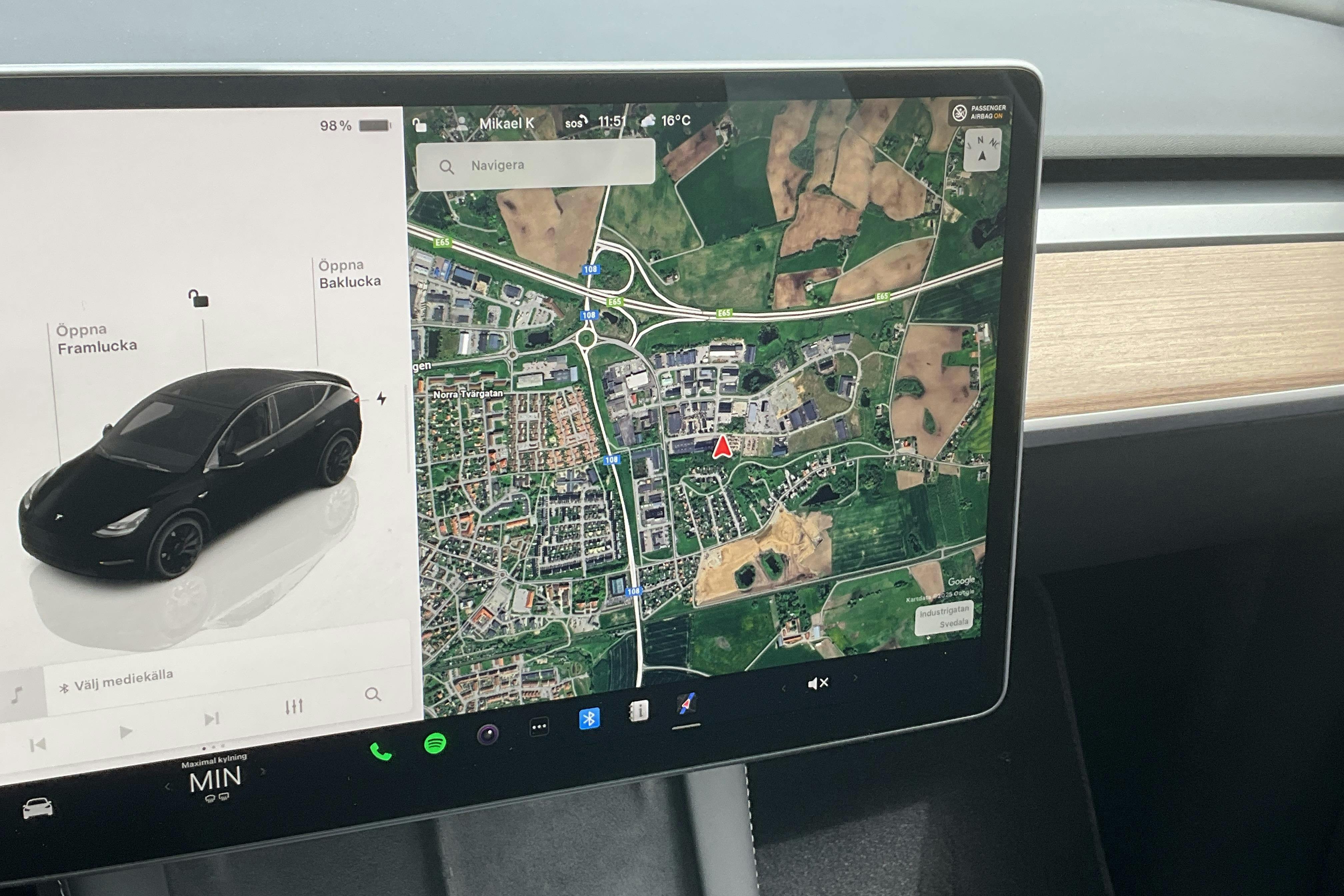 Tesla Model Y Performance Dual Motor AWD - 1 346 mil - Automat - svart - 2024