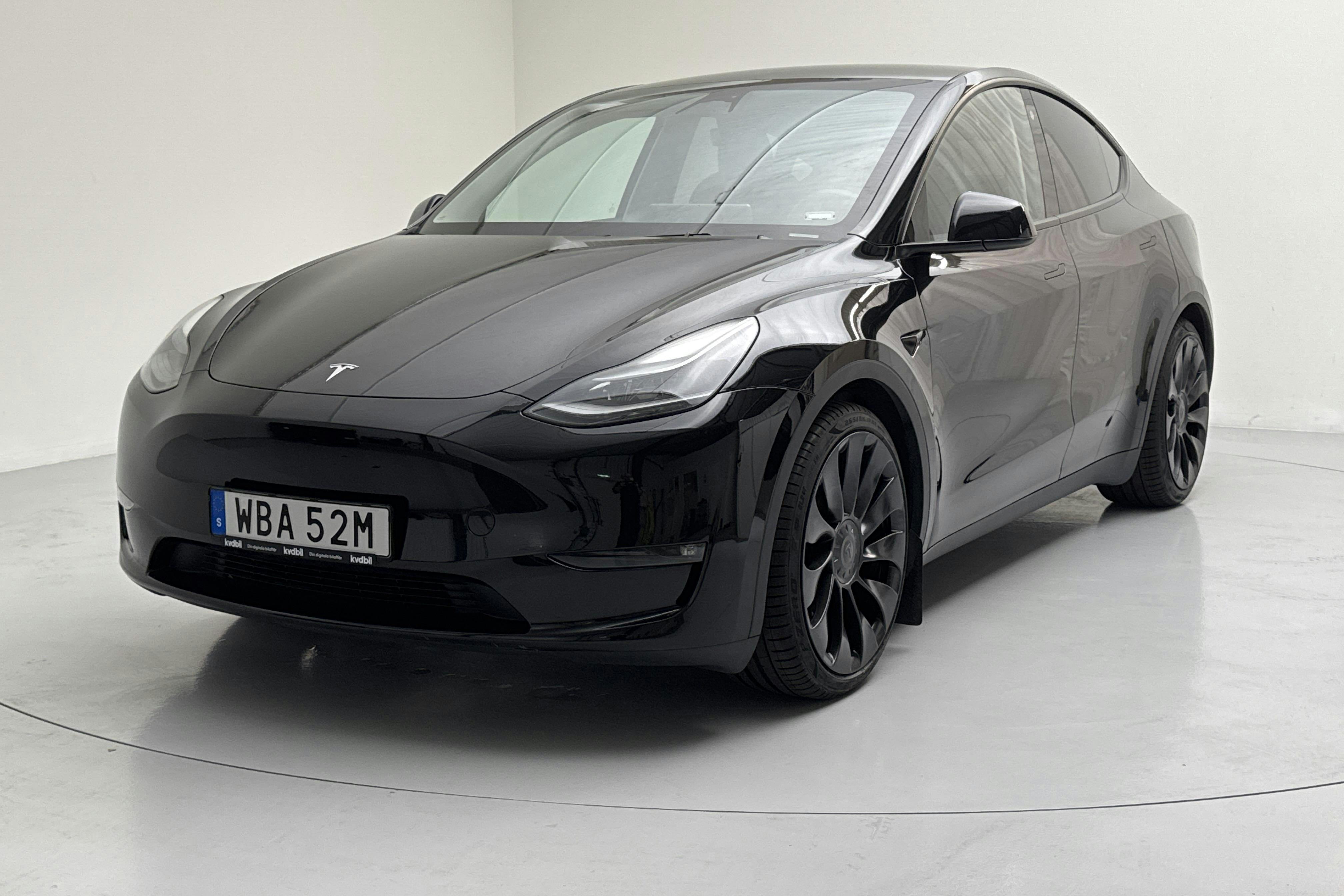 Tesla Model Y Performance Dual Motor AWD - 1 346 mil - Automat - svart - 2024