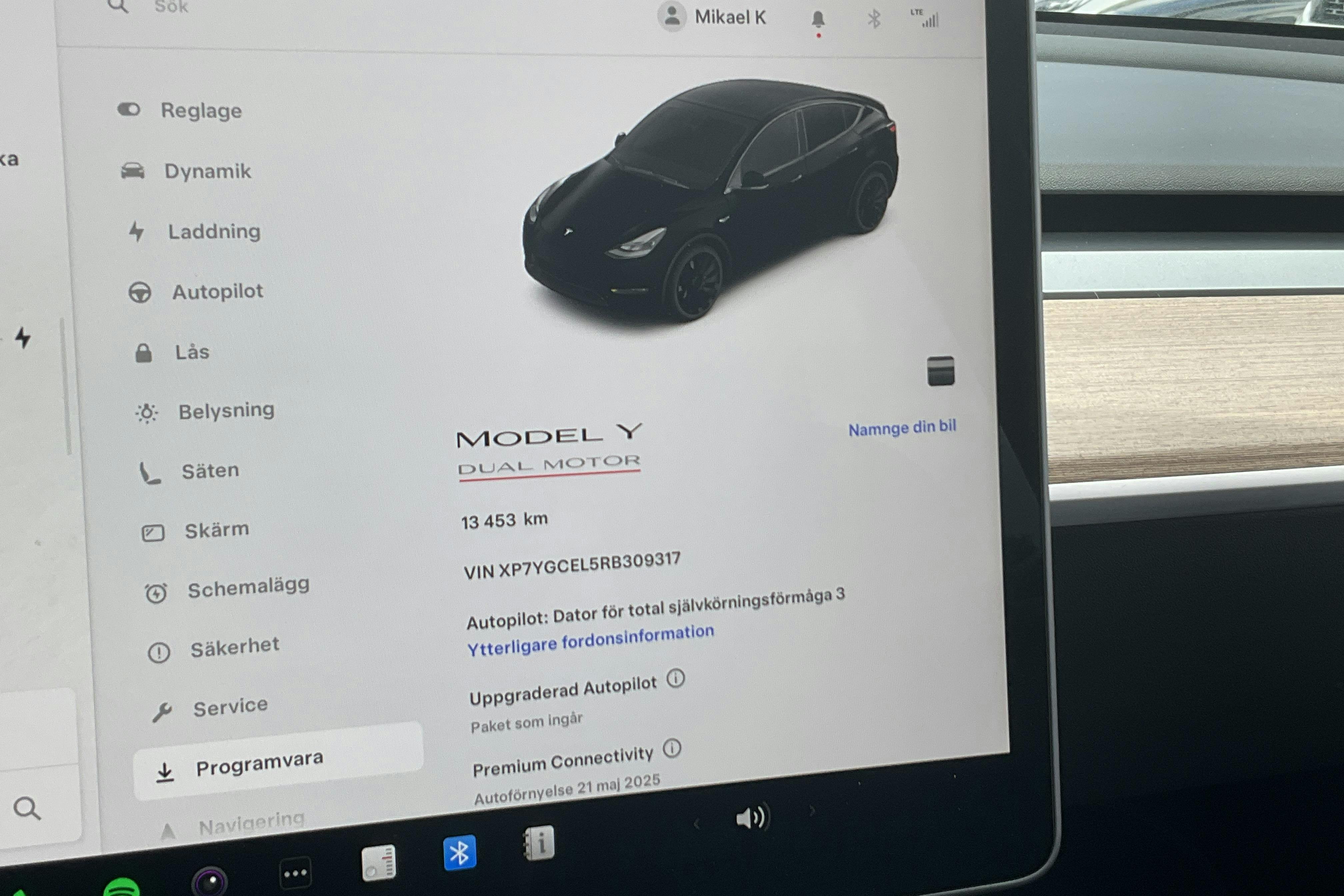 Tesla Model Y Performance Dual Motor AWD - 1 346 mil - Automat - svart - 2024