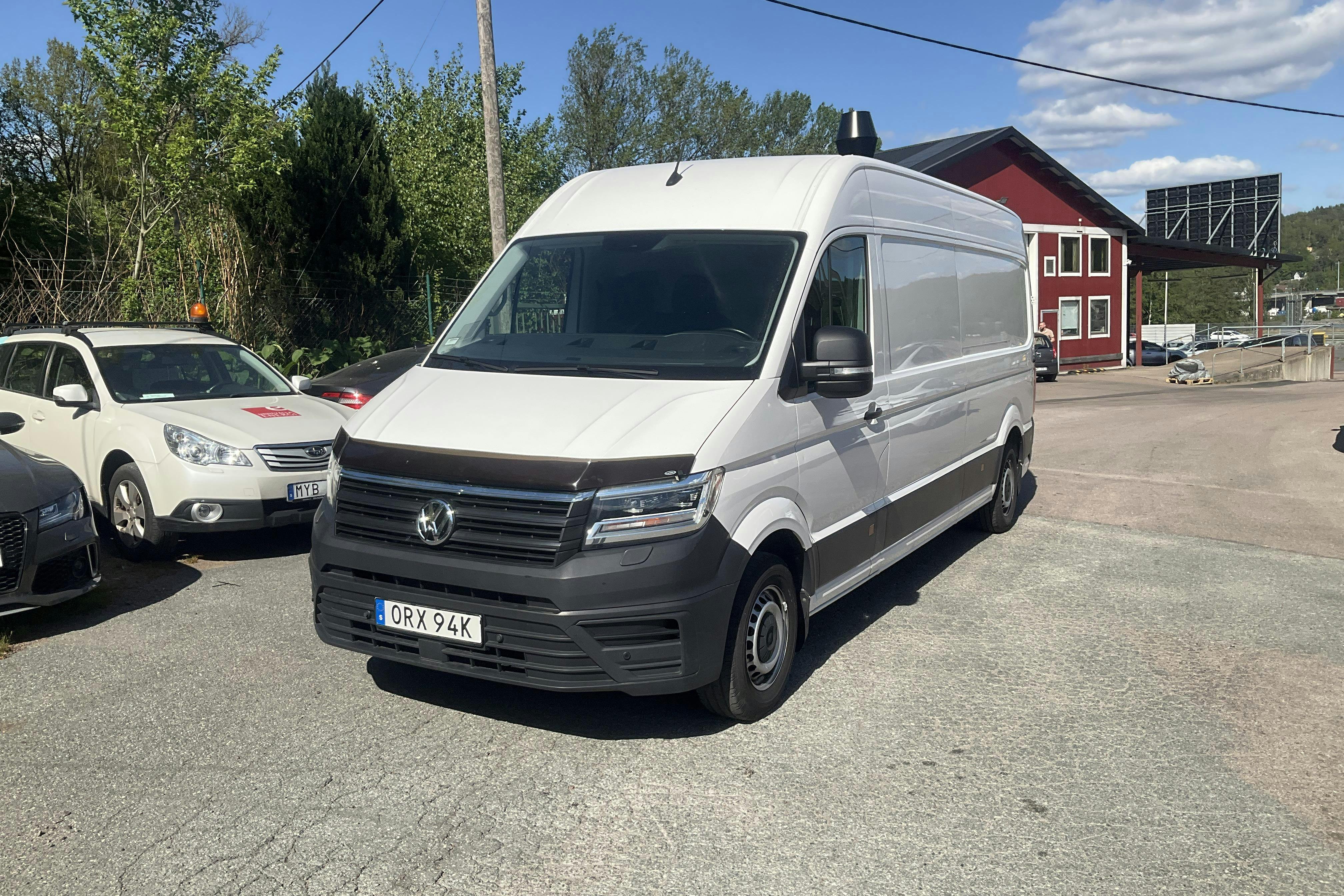 VW Crafter 35 2.0 TDI Skåp (177hk) - 5 299 mil - Automat - vit - 2020