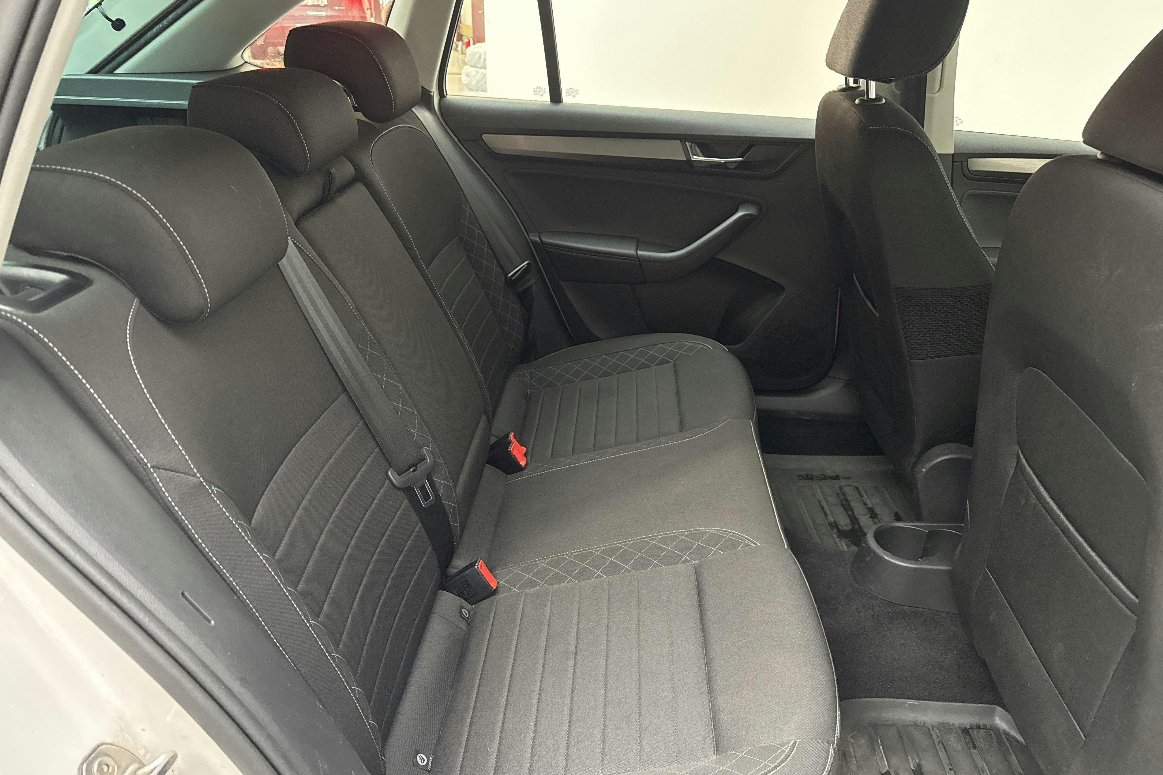 Skoda Rapid 1.4 TDI Spaceback (90hk) - 7 712 mil - Manuell - vit - 2018