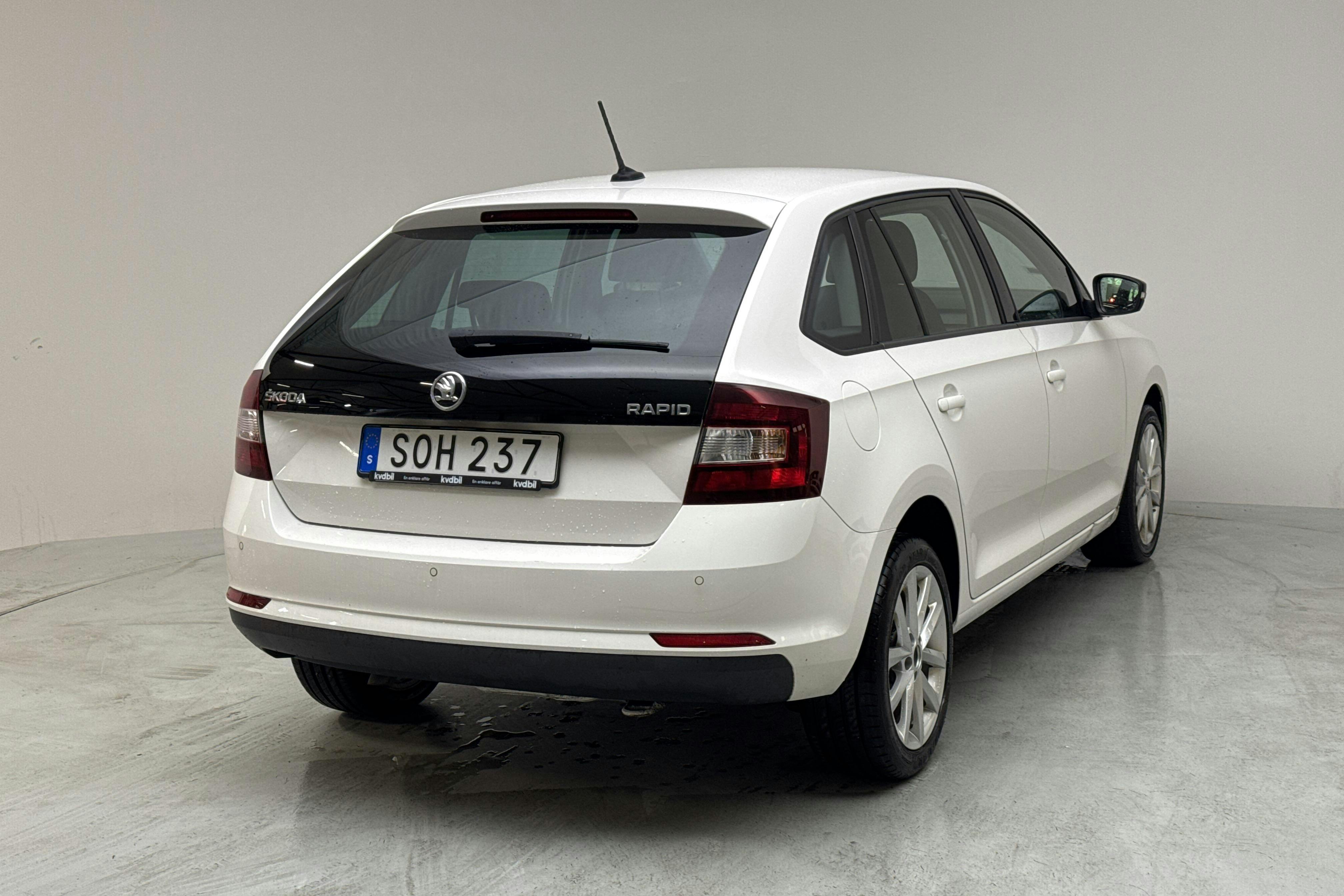 Skoda Rapid 1.4 TDI Spaceback (90hk) - 7 712 mil - Manuell - vit - 2018